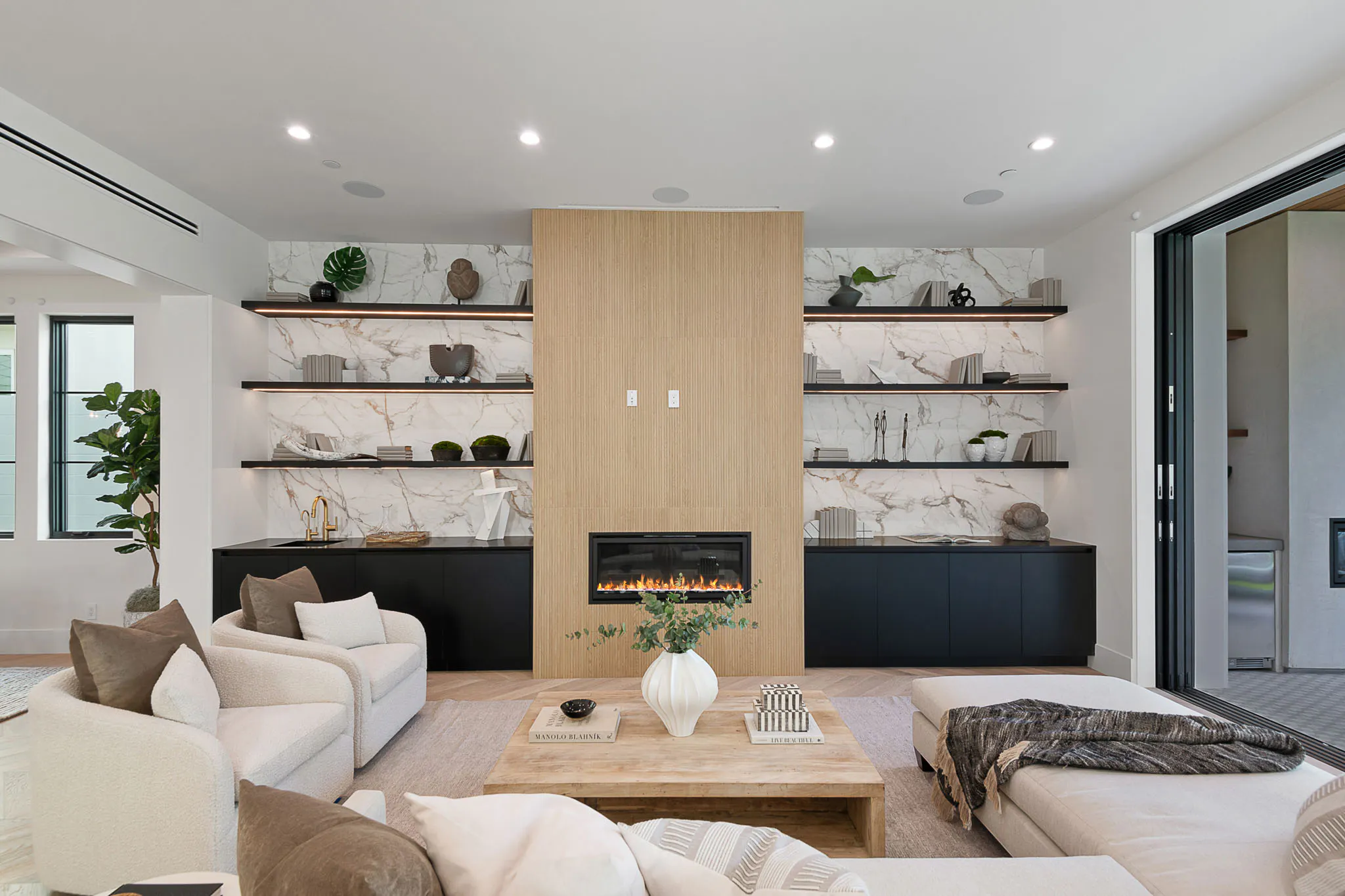 Meridith-Baer-Home-Home-Staging-California-Laurel-Modern-Luxury-Homes-Great-Room