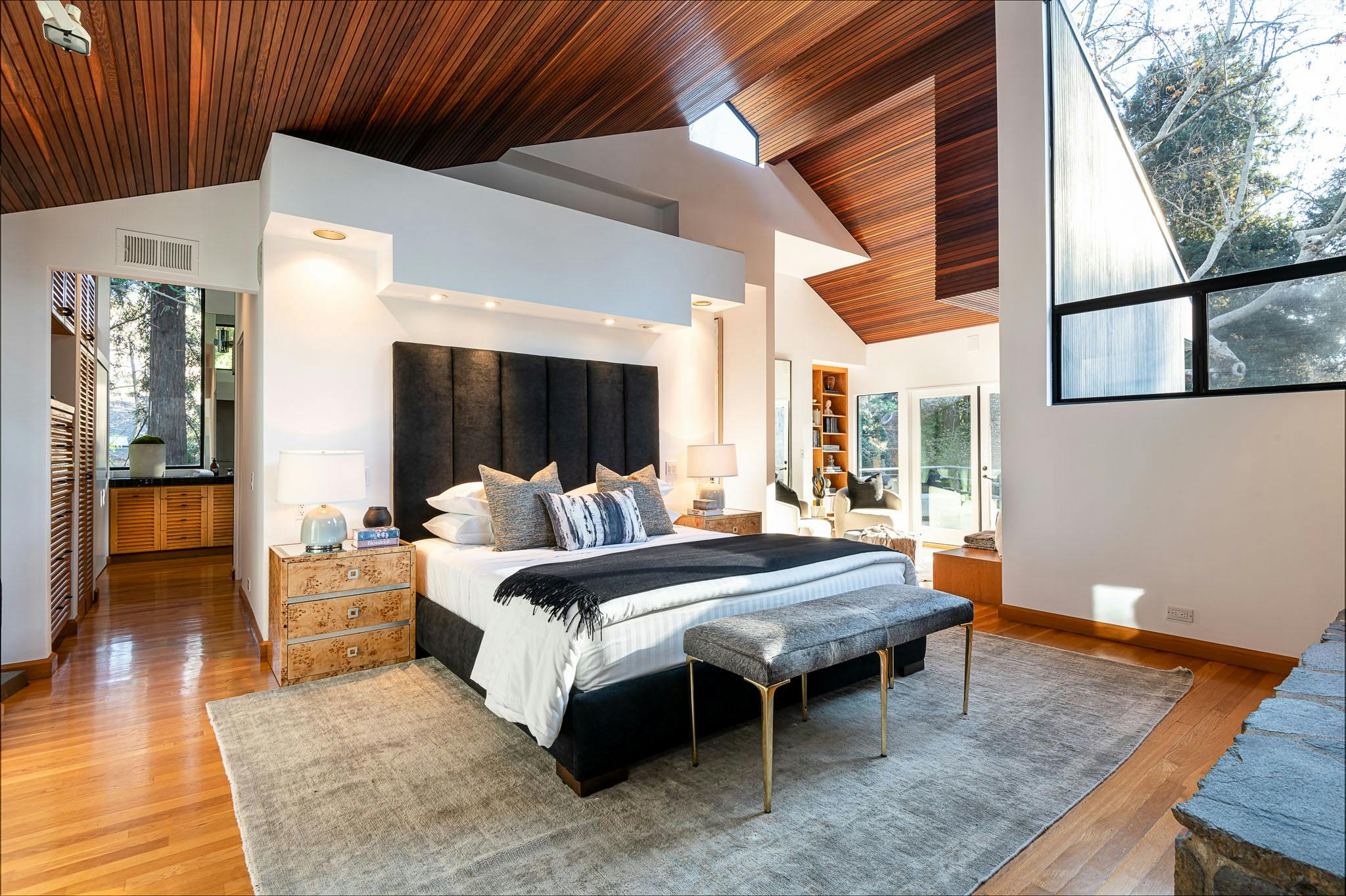 Meridith-Baer-Home-Home-Staging-Southern-California-Brooktree-Eclectic-Luxury-Homes-Eclectic-Master-Bedroom