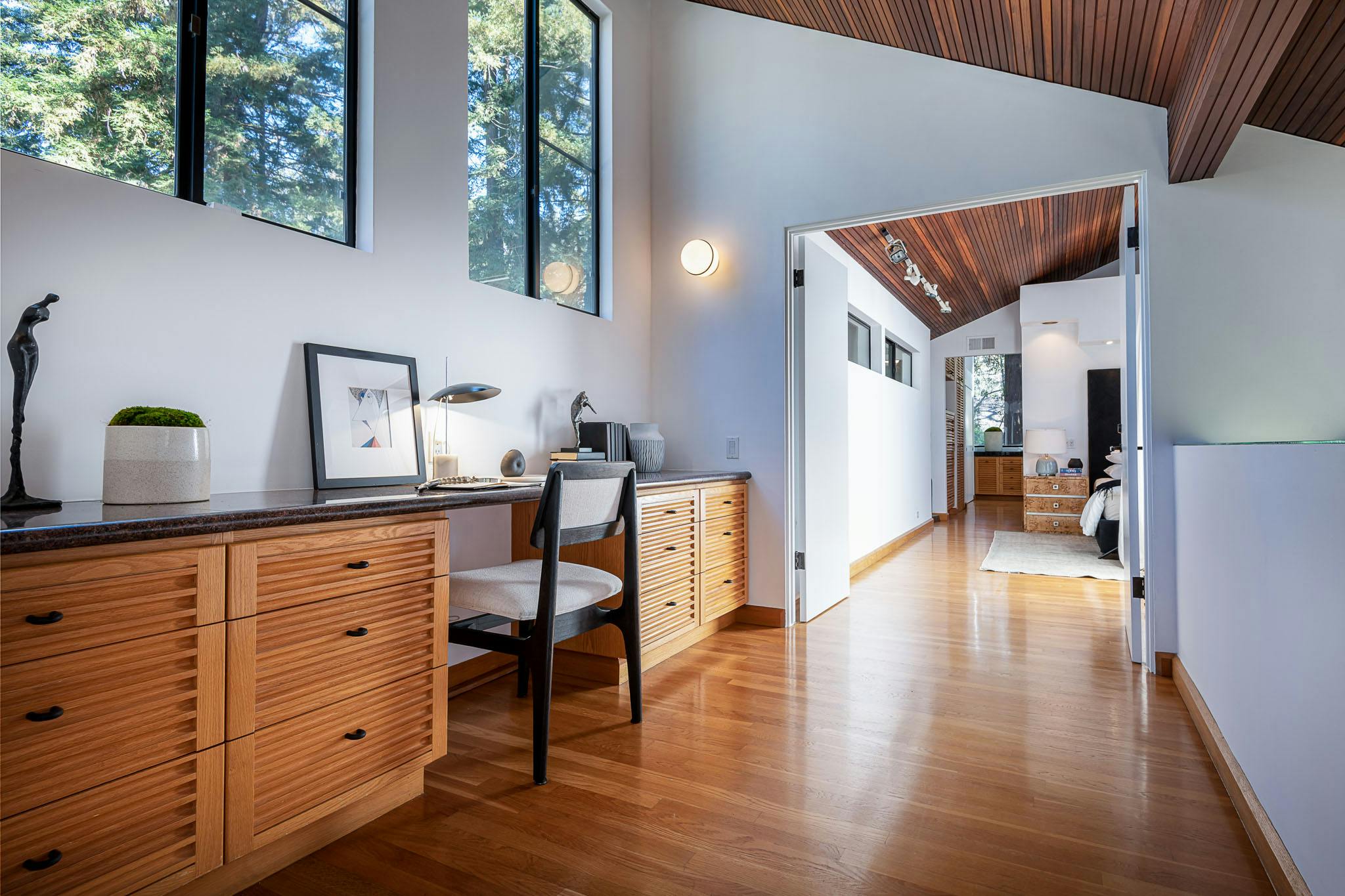 Meridith-Baer-Home-Home-Staging-Southern-California-Brooktree-Eclectic-Luxury-Homes-Eclectic-Master-Bedroom-Desk