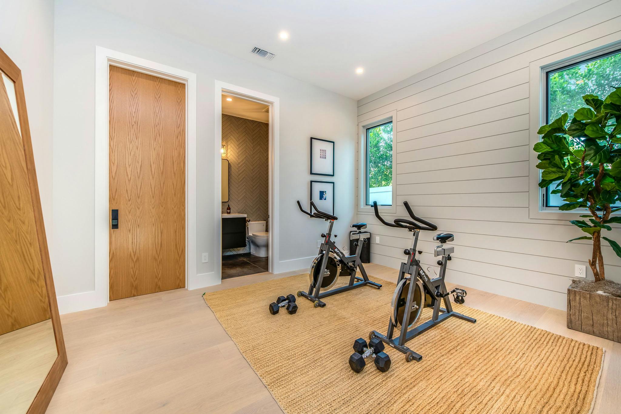 Meridith-Baer-Home-Home-Staging-Southern-California-Valley-Vista-Modern-Organic-Luxury-Homes-Modern-and-Contemporary-Workout-Room