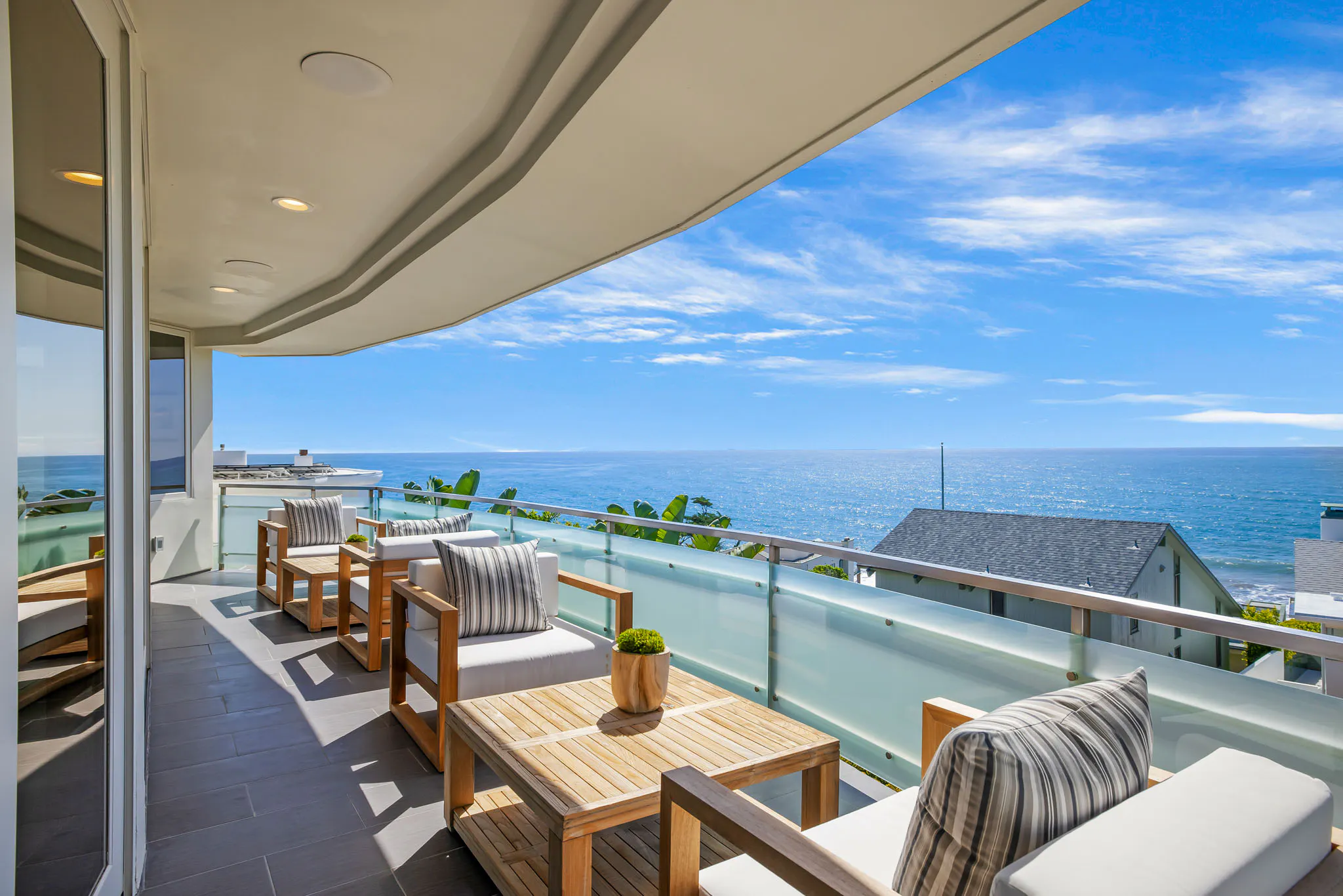  Meridith-Baer-Home-Home-Staging-California-Victoria-Point-Coastal-Outdoor