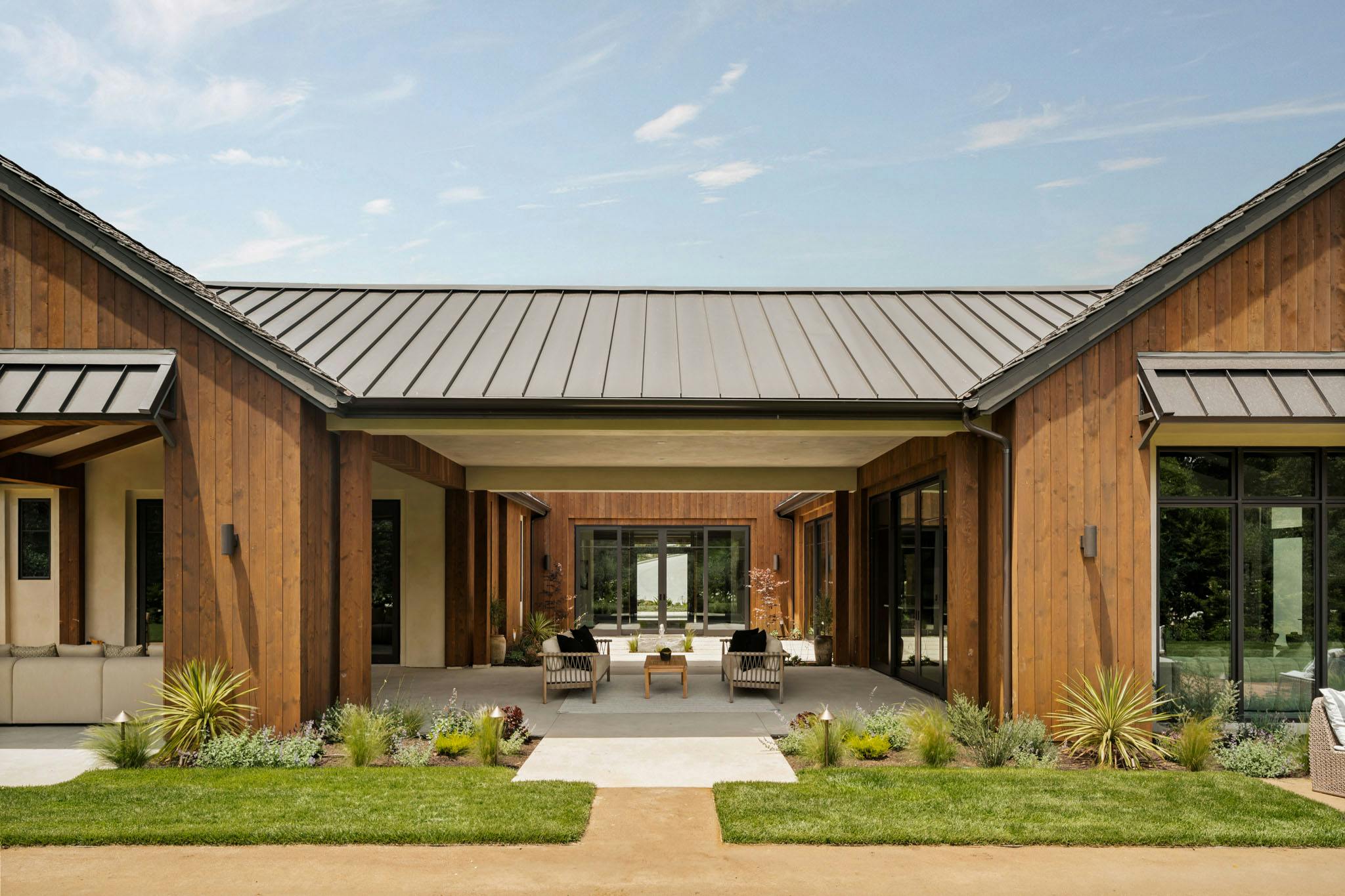 Meridith-Baer-Home-Home-Staging-Luxury-Homes-Southern-California-Malibu-Valley-Estate-Outdoor