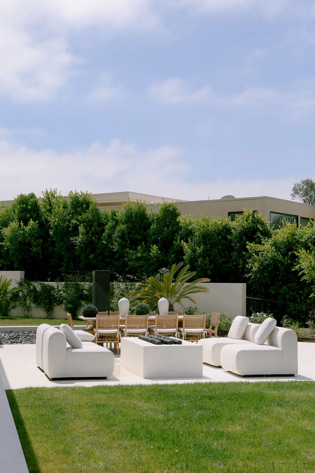 Meridith-Baer-Home-Home-Staging-Luxury-Homes-Southern-California-Filaree-Heights-Modern-Outdoor