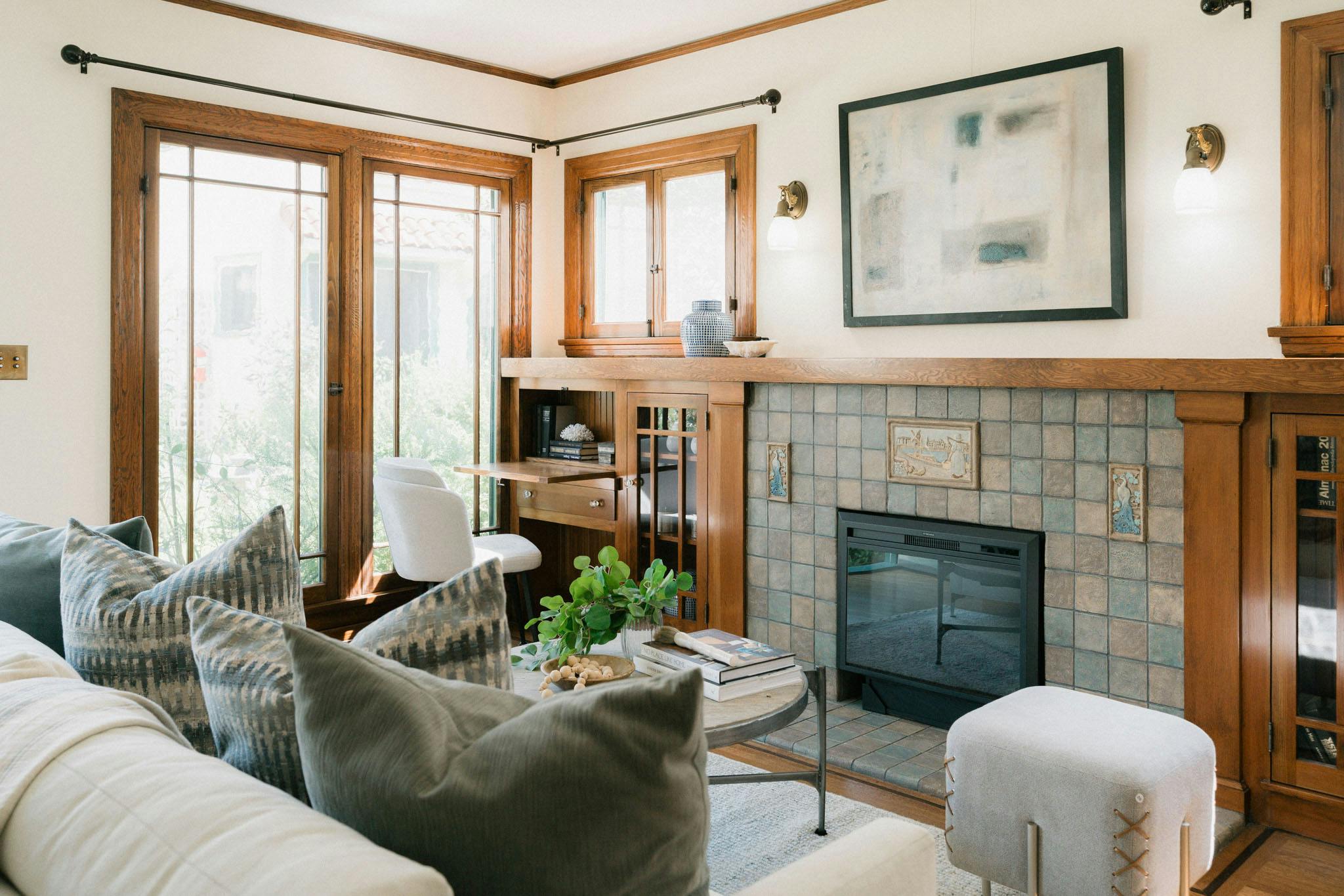 Meridith-Baer-Home-Home-Staging-LA-Conservancy-Edinburgh-Bungalow-Court-Living-Room