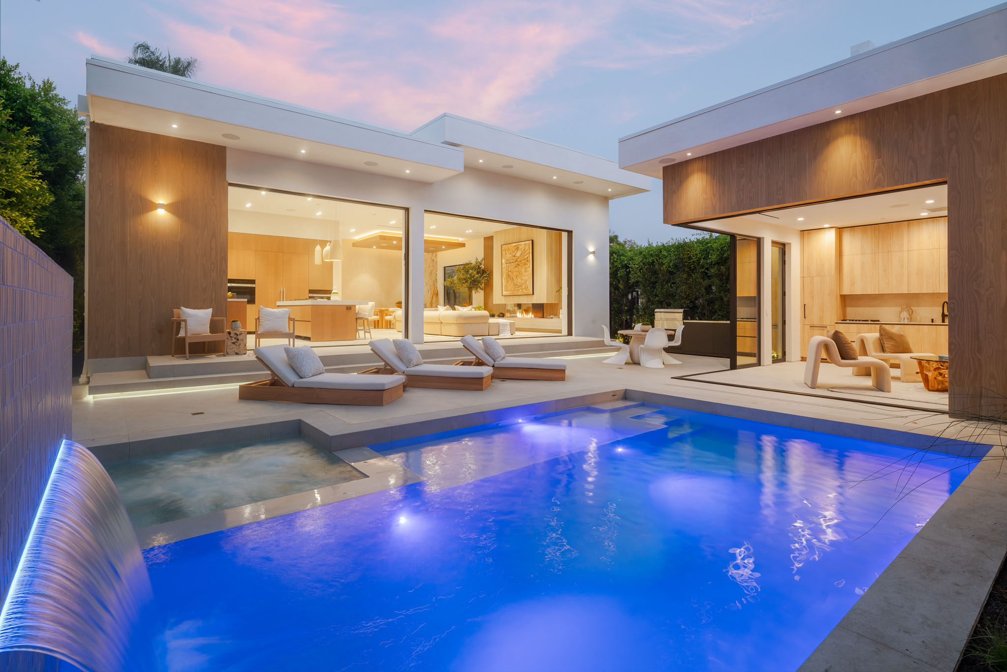 Meridith-Baer-Home-Home-Staging-Luxury-Homes-Kings-Modern-Retreat-Outdoor