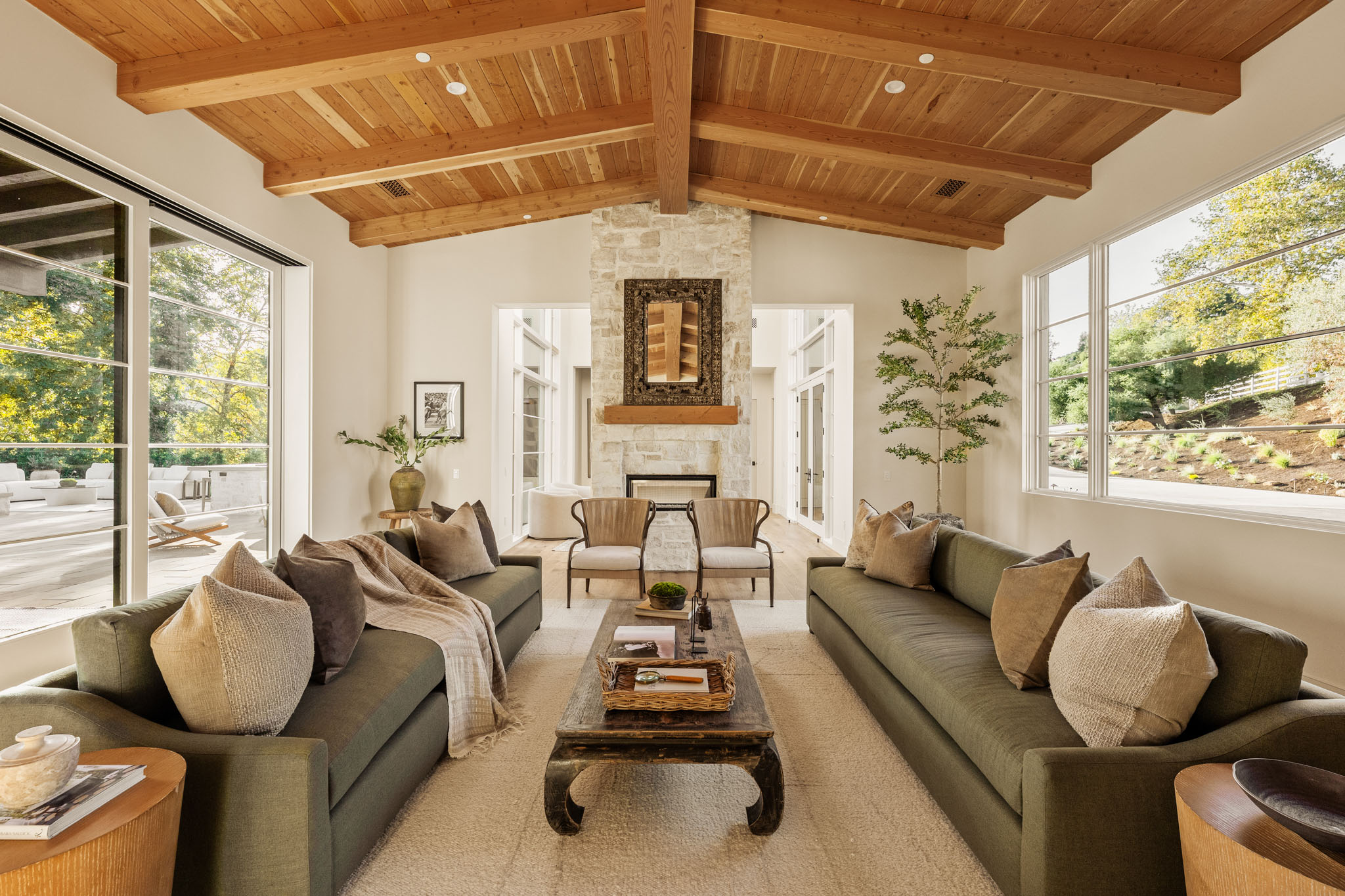 Meridith-Baer-Home-Home-Staging-Luxury-Homes-Southern-California-Mulholland-Modern-Ranch-Living-Room