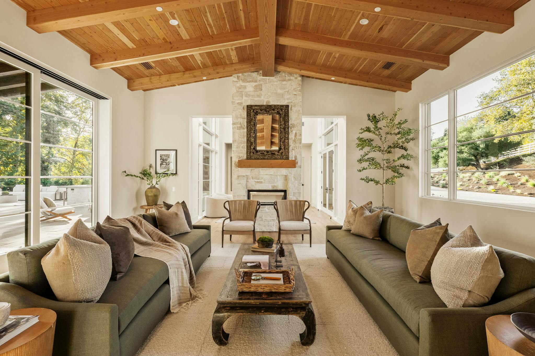 Meridith-Baer-Home-Home-Staging-Luxury-Homes-Southern-California-Mulholland-Modern-Ranch-Living-Room