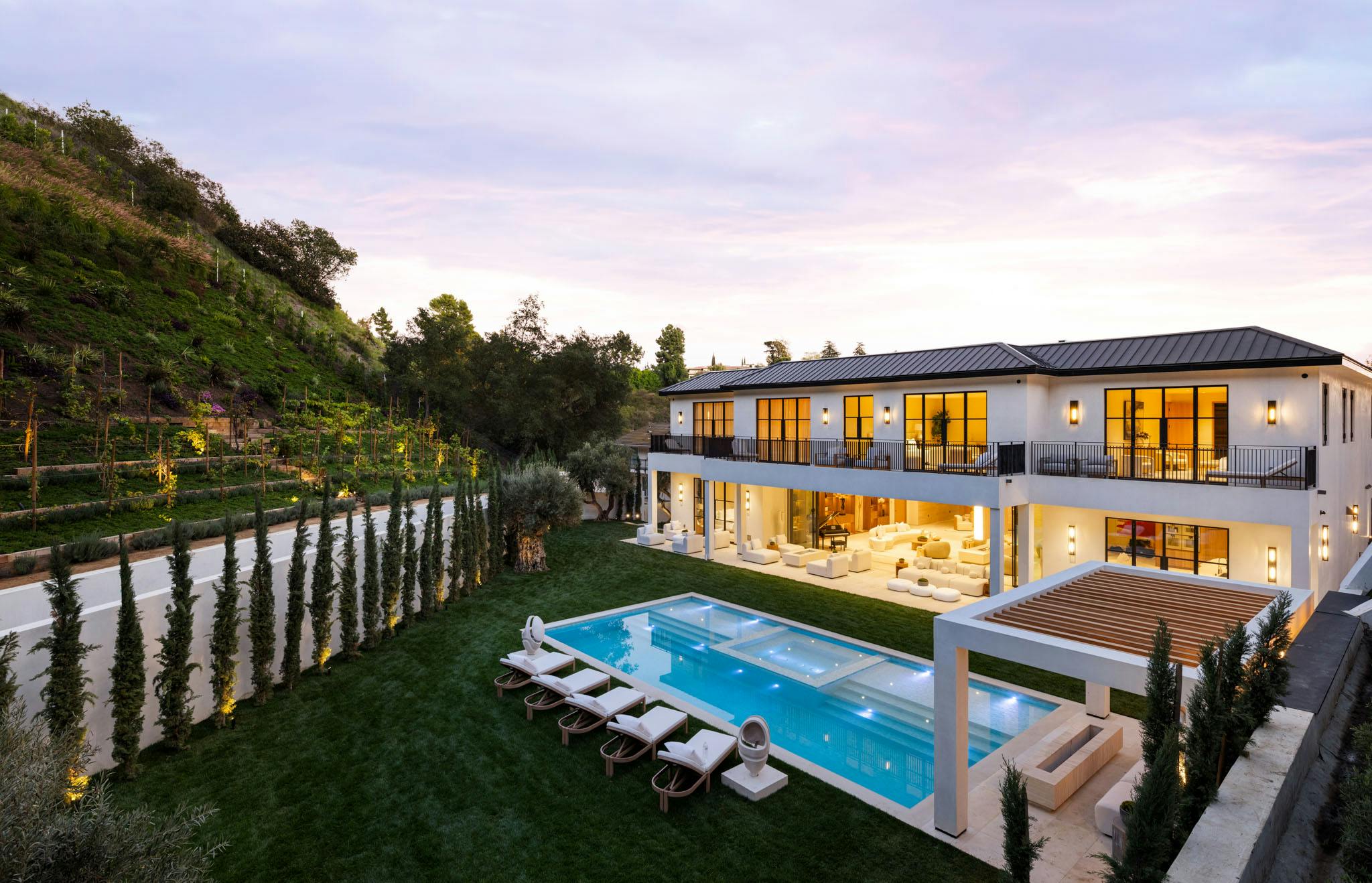 Meridith-Baer-Home-Home-Staging-Estates-Southern-California-Oliveto-Vale-Outdoor