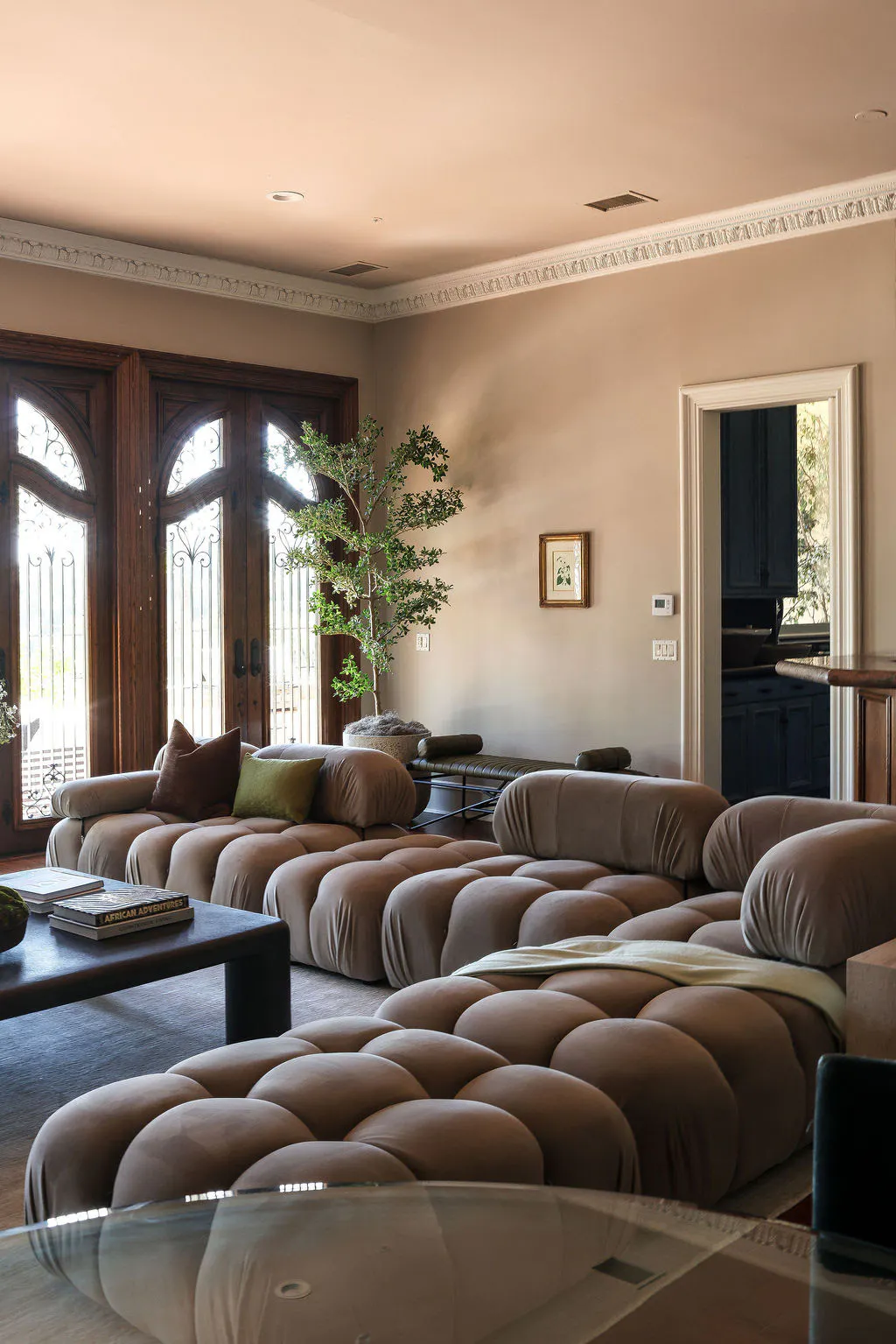  Meridith-Baer-Home-Home-Staging-Estates-Southern-California-Clerendon-Estate-Living-Room
