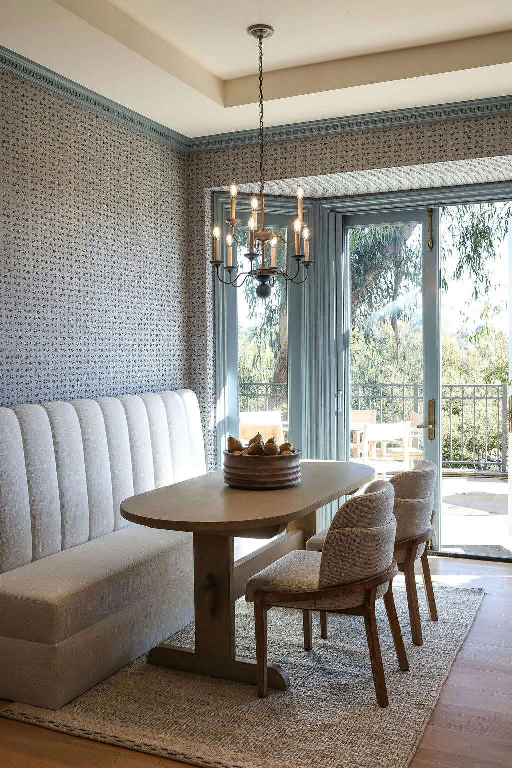 Meridith-Baer-Home-Home-Staging-Luxury-Homes-Southern-California-Amalfi-Transitional-Kitchen-Dining