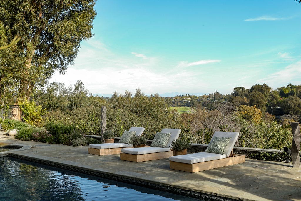 Meridith-Baer-Home-Home-Staging-Luxury-Homes-Southern-California-Amalfi-Transitional-Outdoor