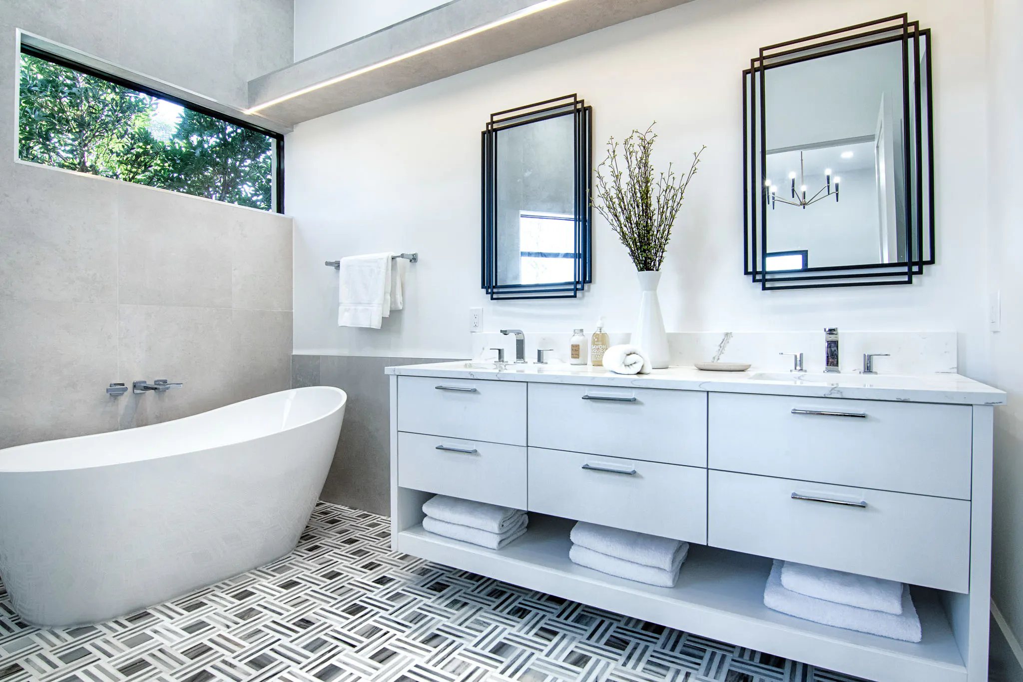 Meridith-Baer-Home-Home-Staging-Luxury-Homes-Florida-Wellington-Modern-Bathroom