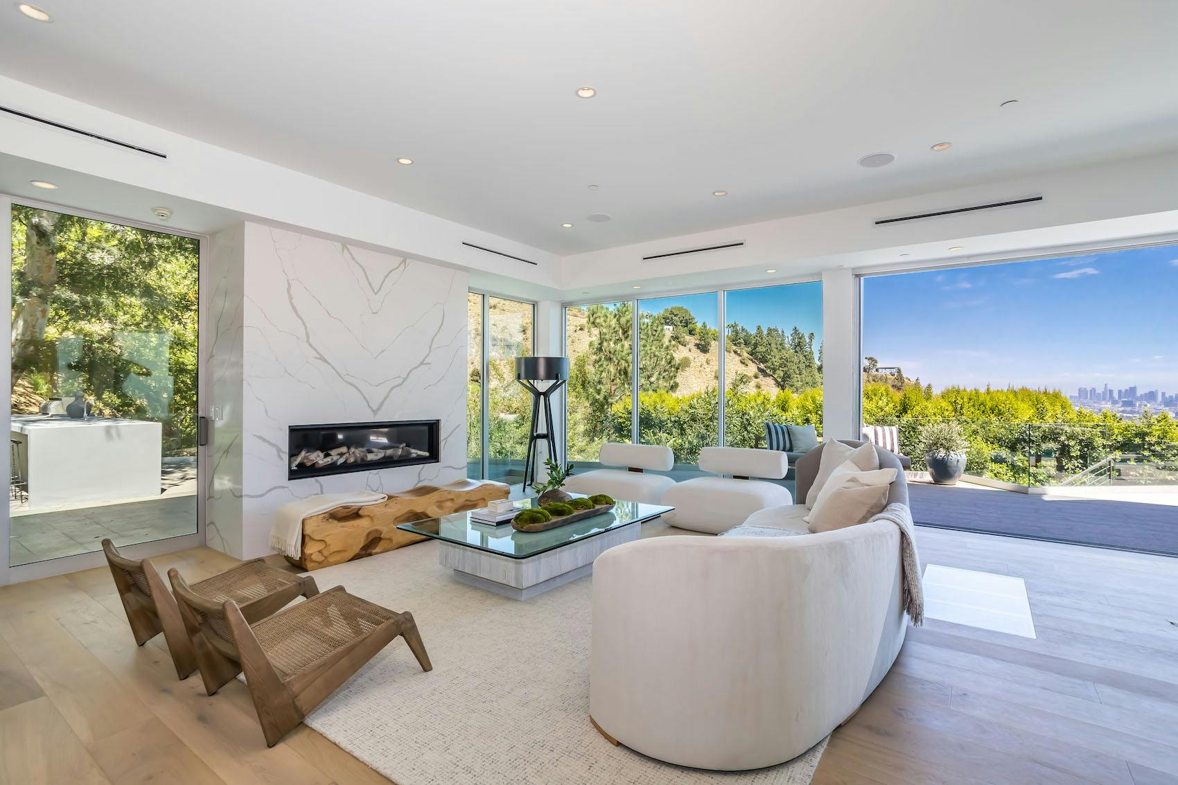 Meridith-Baer-Home-Home-Staging-Southern-California-Sunset-Strip-Contemporary-Luxury-Homes-Modern-and-Contemporary-Living-Room