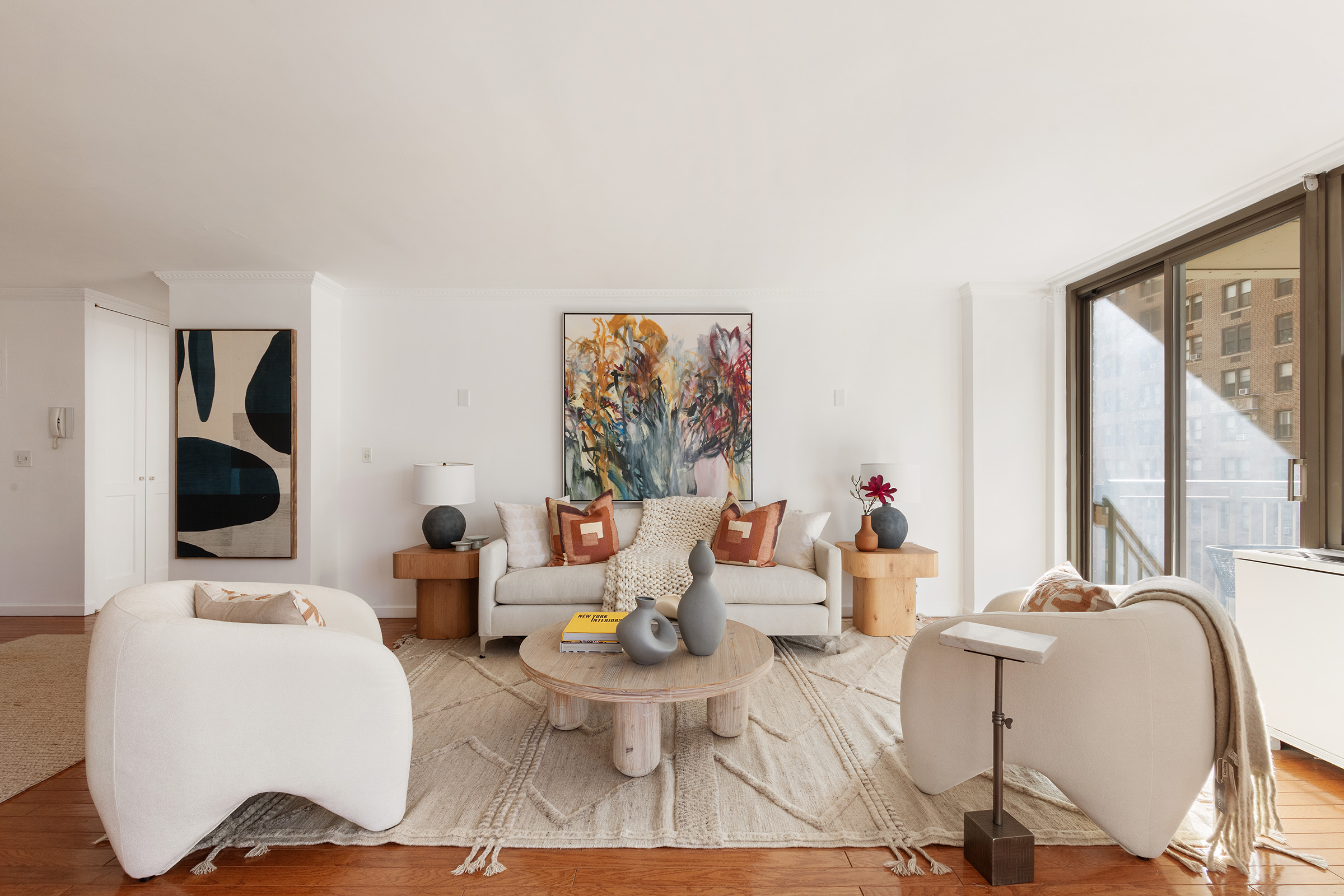 meridith-baer-home-continential-modern-living-room-2