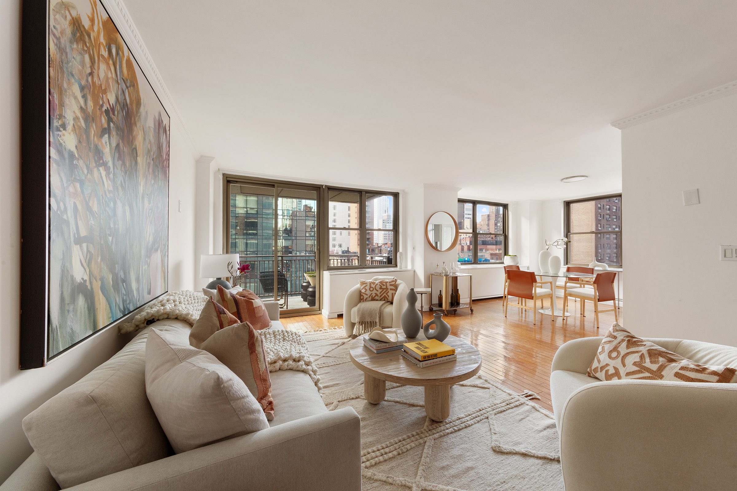 meridith-baer-home-continential-modern-living-room-2