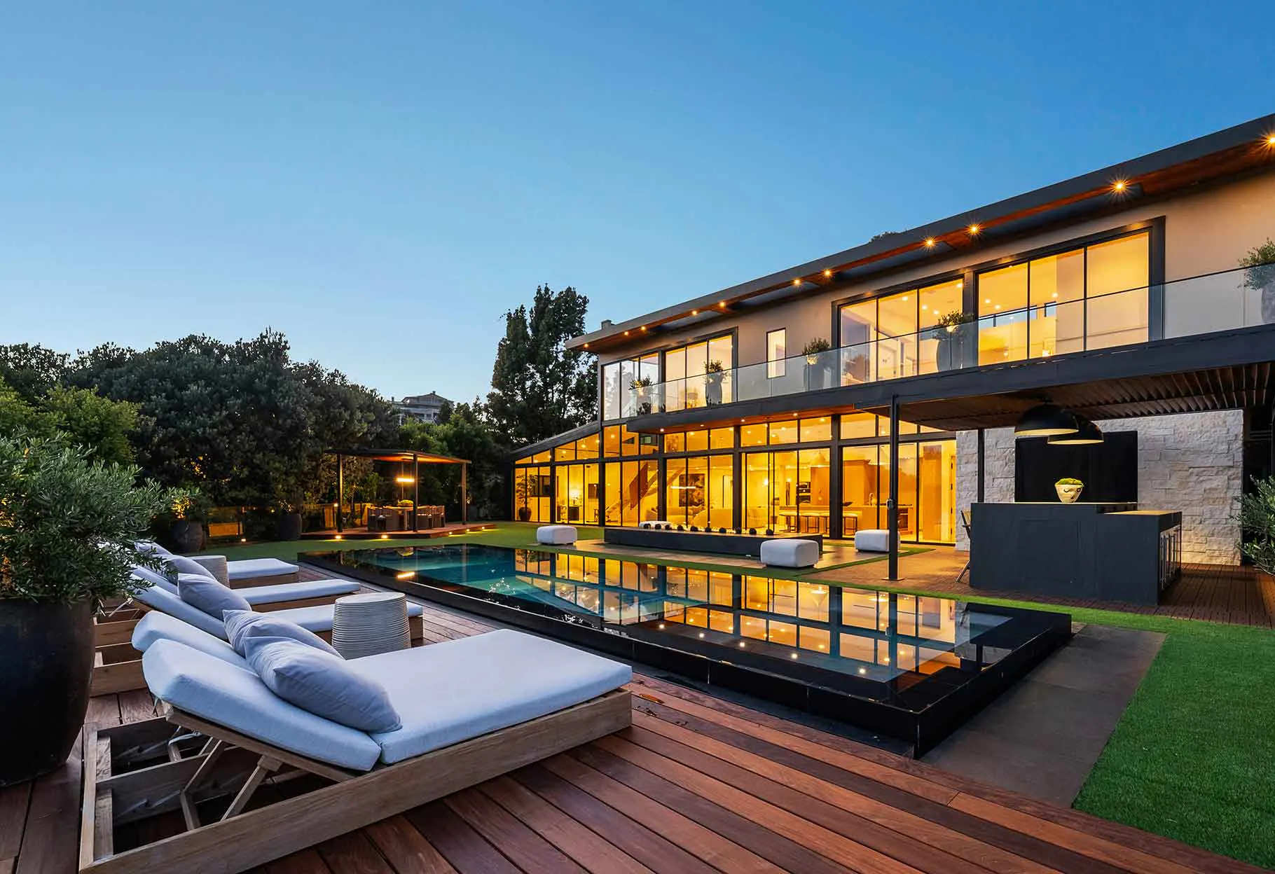 meridith-baer-home-benmore-terrace-outdoor