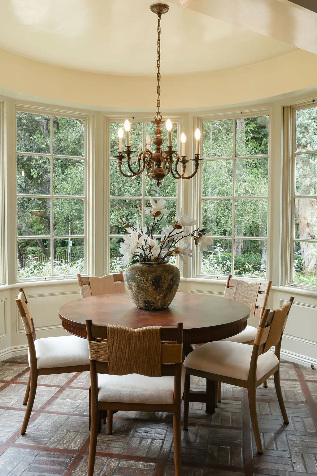 meridith-baer-home-crescent-regency-dining
