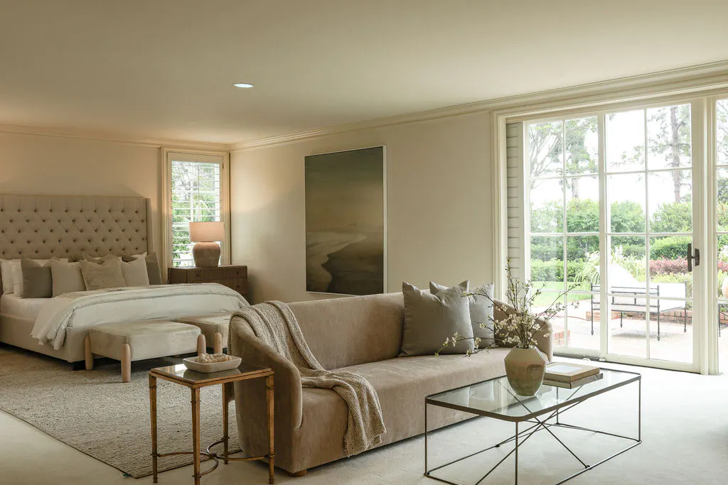 meridith-baer-home-crescent-regency-primary-bedroom