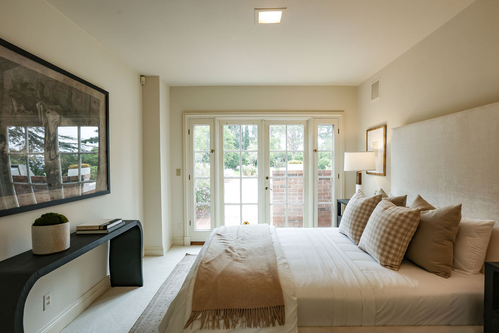 meridith-baer-home-crescent-regency-bedroom
