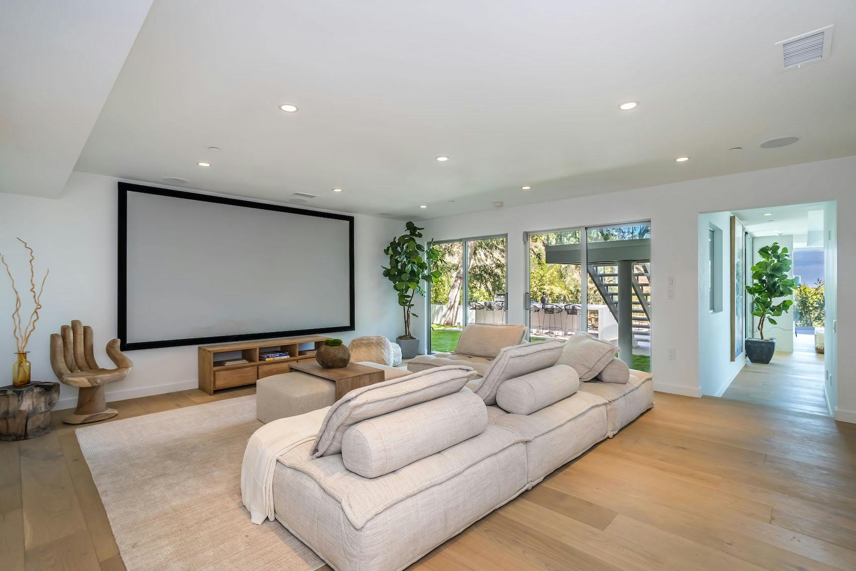 Meridith-Baer-Home-Home-Staging-Southern-California-Sunset-Strip-Contemporary-Luxury-Homes-Modern-and-Contemporary-Movie-Theater