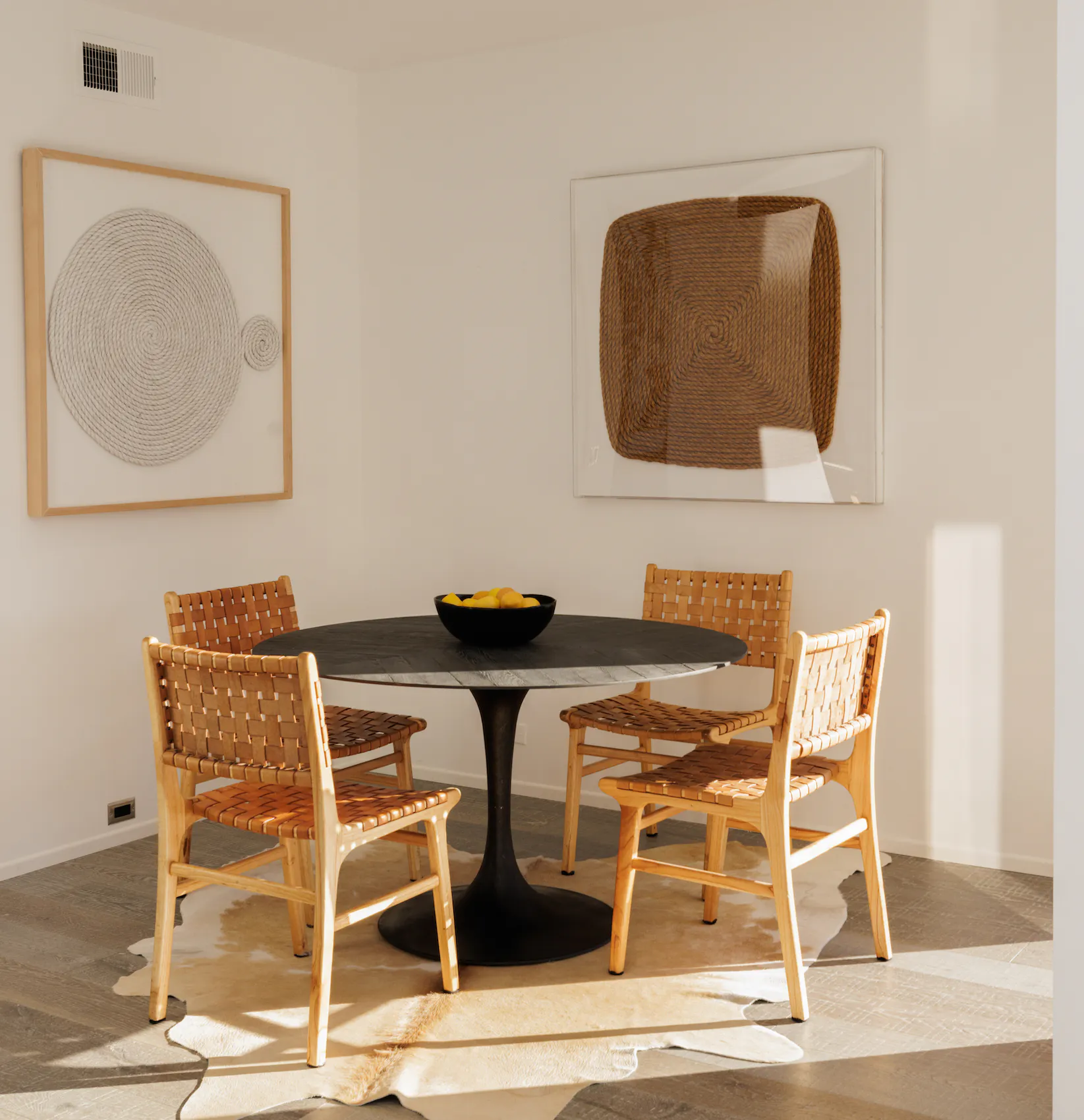 Meridith-Baer-Home-Home-Staging-Southern-California-Wallace-Ridge-(David-Spade)-Luxury-Homes-Modern-and-Contemporary-Kitchen-Table