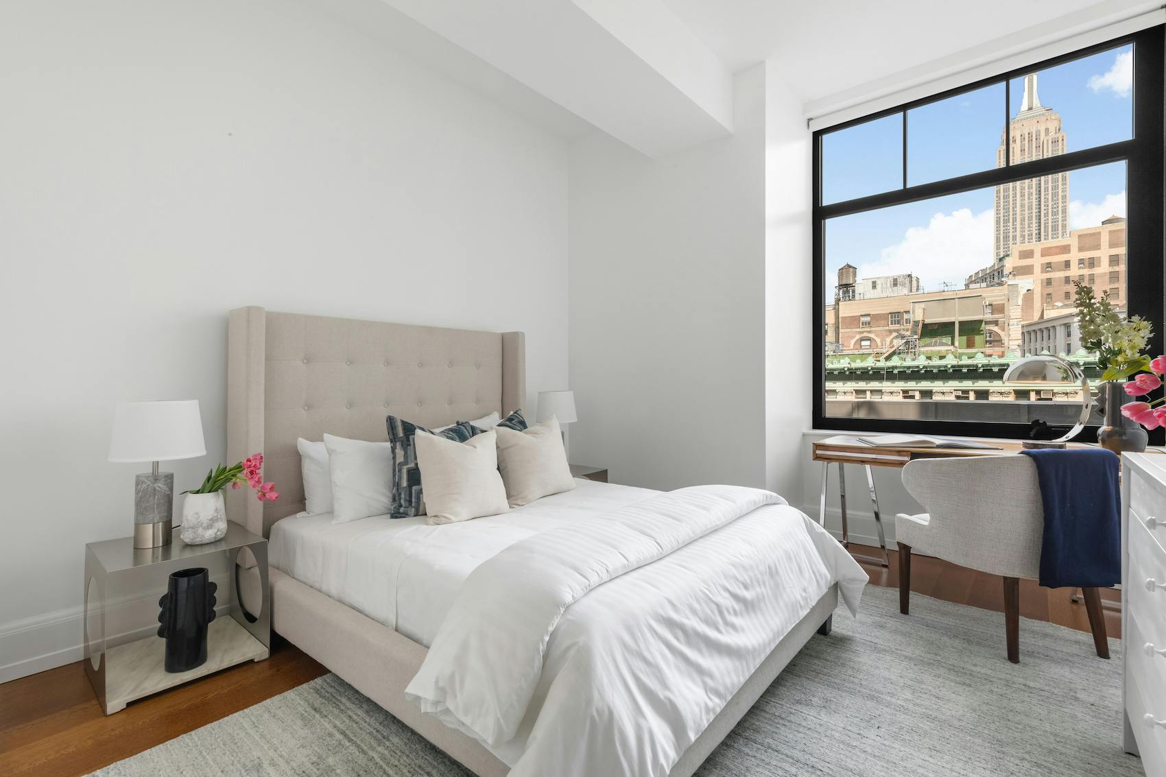 Meridith-Baer-Home-Home-Staging-New-York-Flatiron-Contemporary-Condo-Highrise-Condos-and-Lofts-Transitional-Second-Bedroom