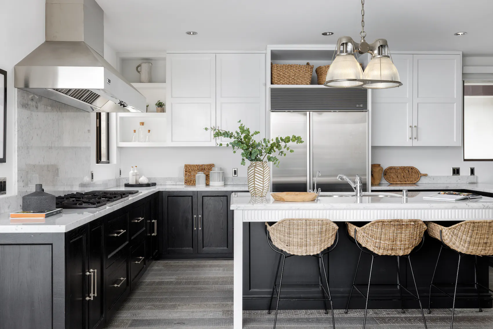 Meridith-Baer-Home-Home-Staging-Southern-California-Wallace-Ridge-(David-Spade)-Luxury-Homes-Modern-and-Contemporary-Kitchen