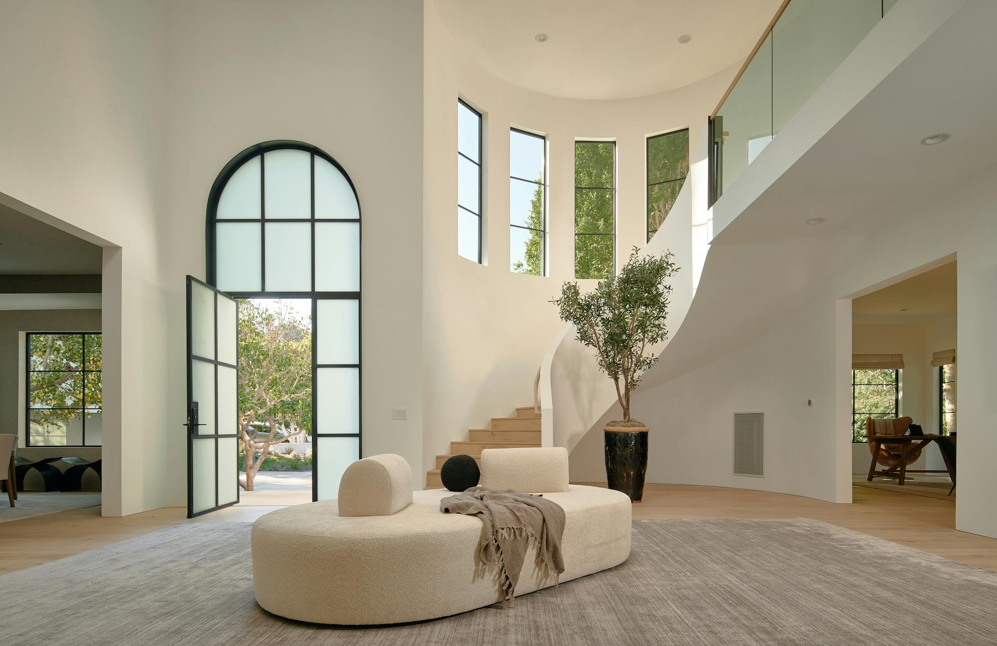 Meridith-Baer-Home-Home-Staging-Southern-California-Hayvenhurst-Organic-Elegance-Luxury-Homes-Modern-Contemporary-Entryway