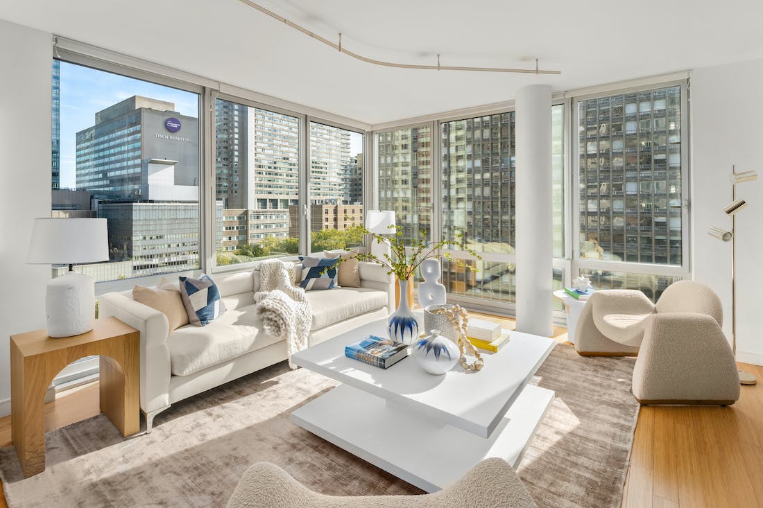 Meridith-Baer-Home-Home-Staging-New-York-Kips-Bay-Modern-Highrise-Condos-and-Lofts-Modern-and-Contemporary-Living-Room