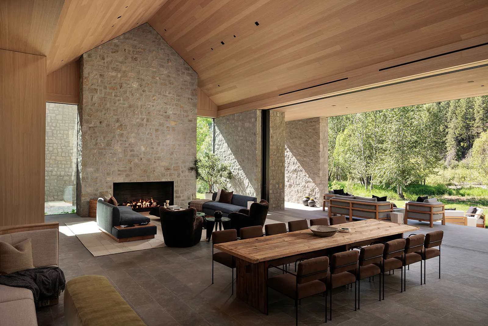 meridith-baer-home-luxury-homes-wood-river-living-dining-room