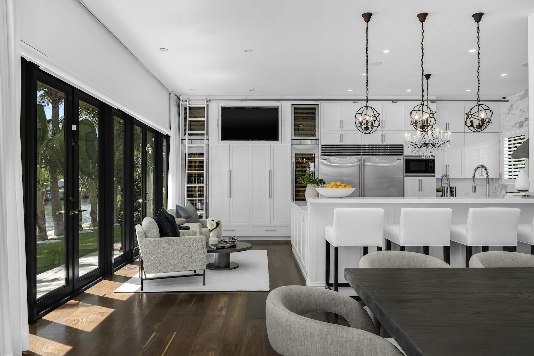 Meridith-Baer-Home-Home-Staging-Florida-La-Joya-Luxury-Homes-Transitional-Kitchen-Dining-Table