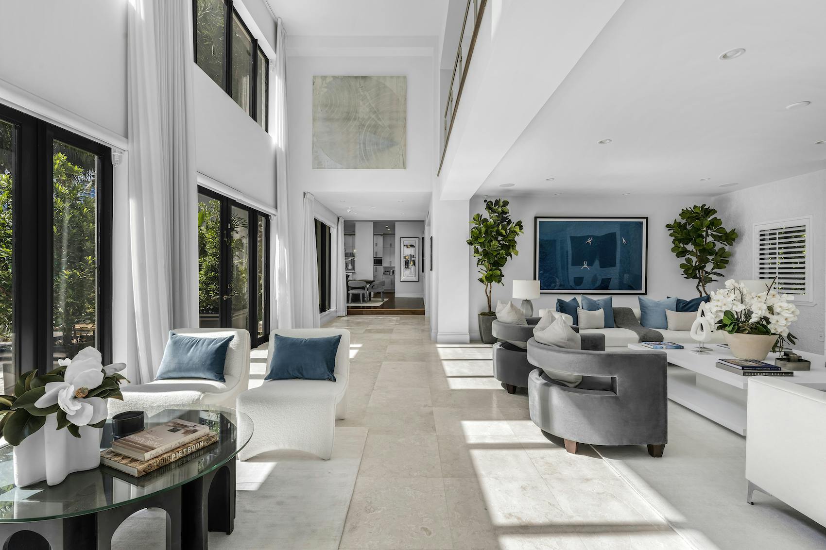 Meridith-Baer-Home-Home-Staging-Florida-La-Joya-Luxury-Homes-Transitional-Living-Room-Coffee-Table-And-Chairs