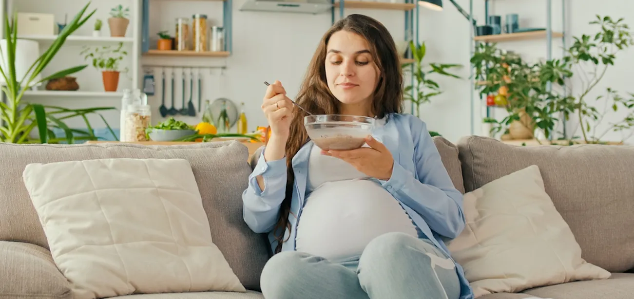 Pregnant mum eating healthy