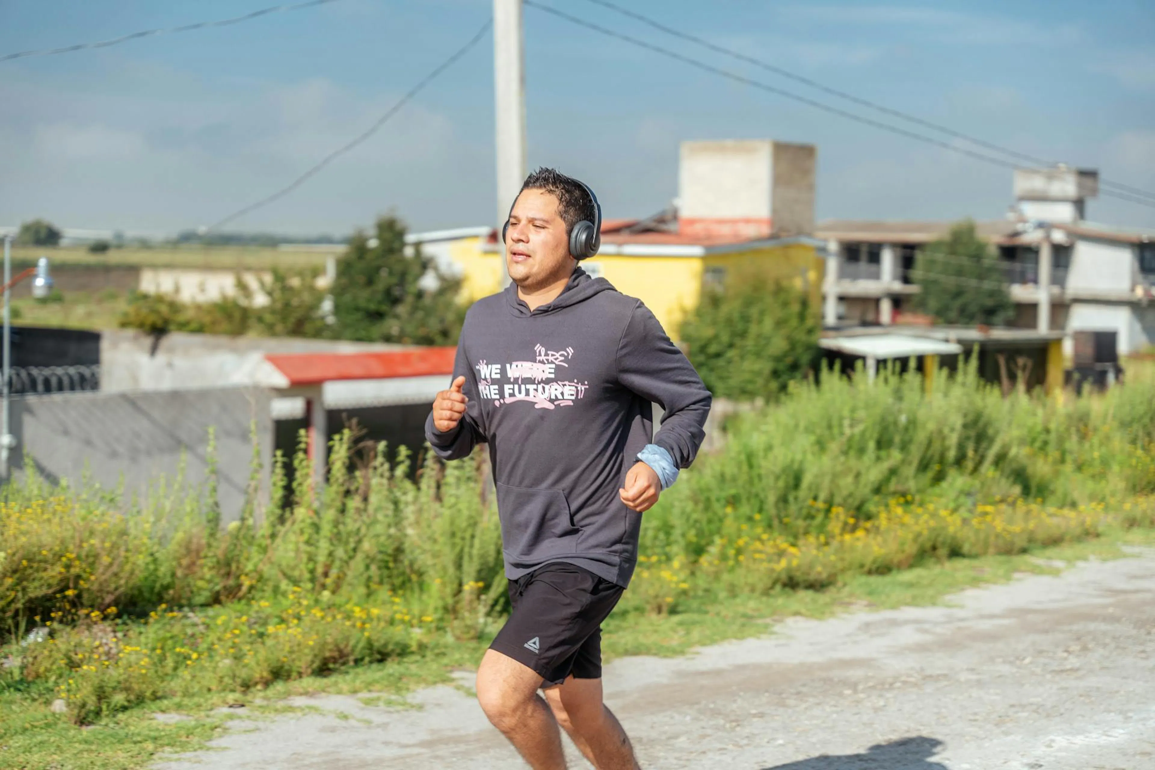 Runner restless on the trail due to GI distress