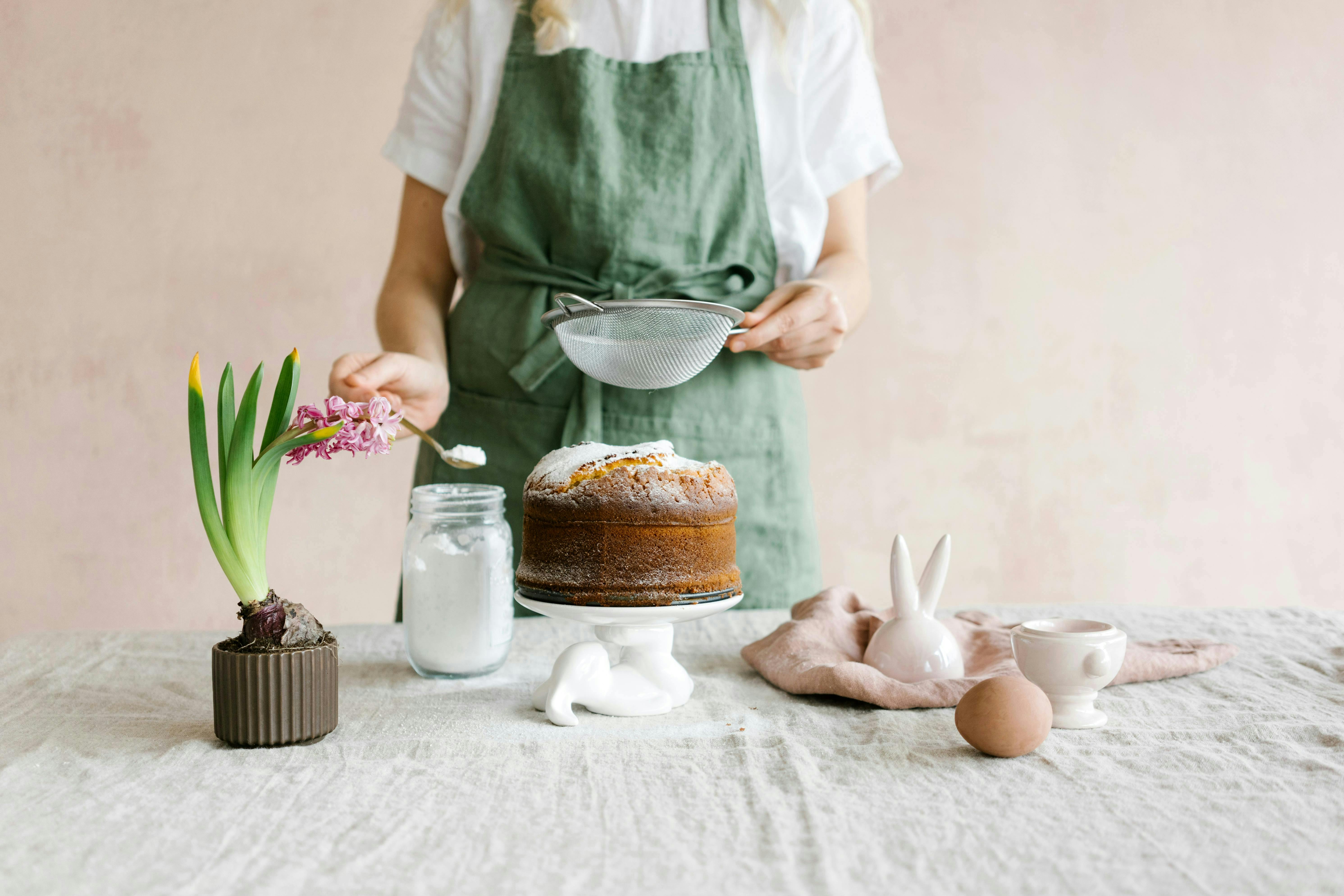 A person using table sugar for confectionery