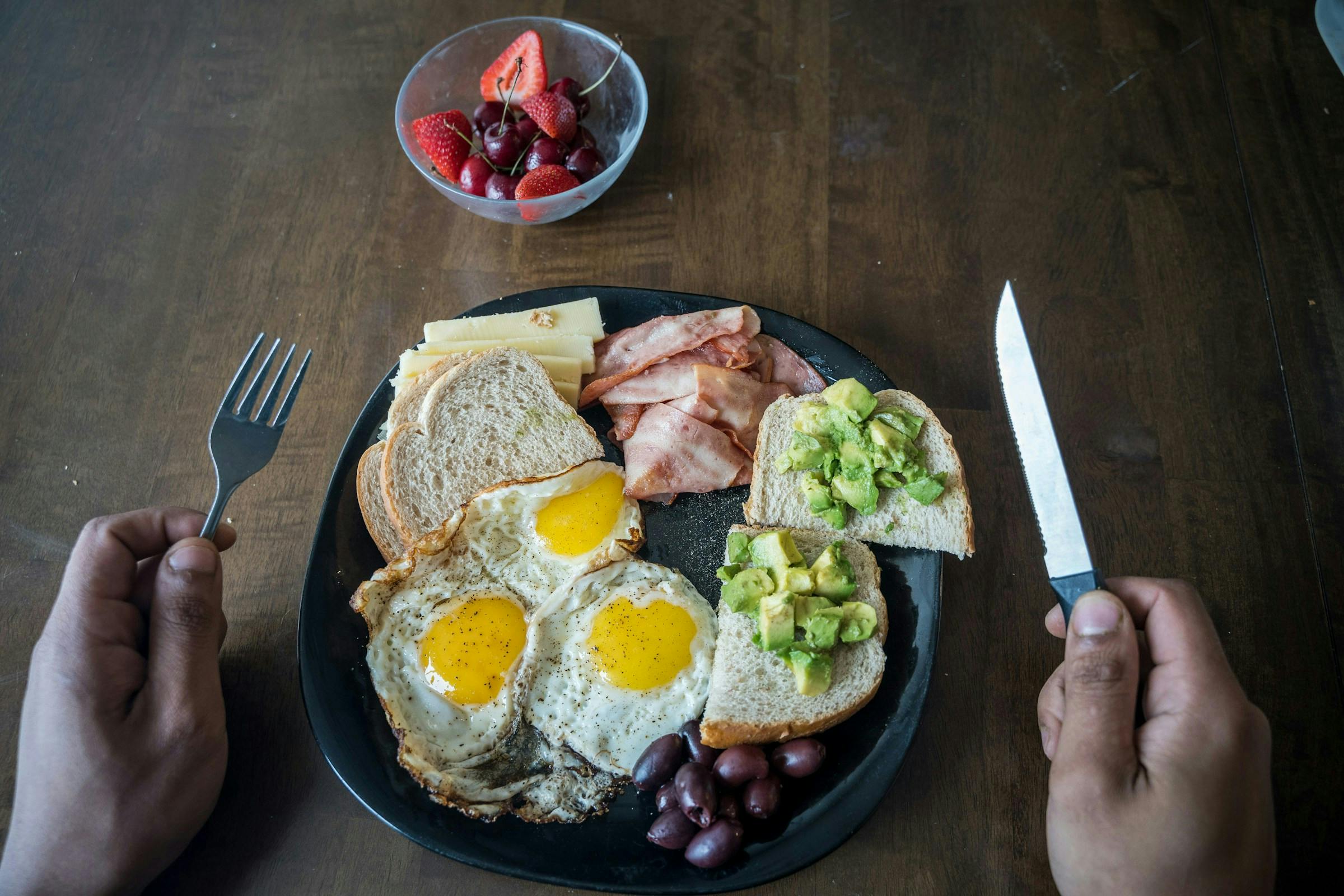 Avocados complement MCT-rich diets with healthy fats