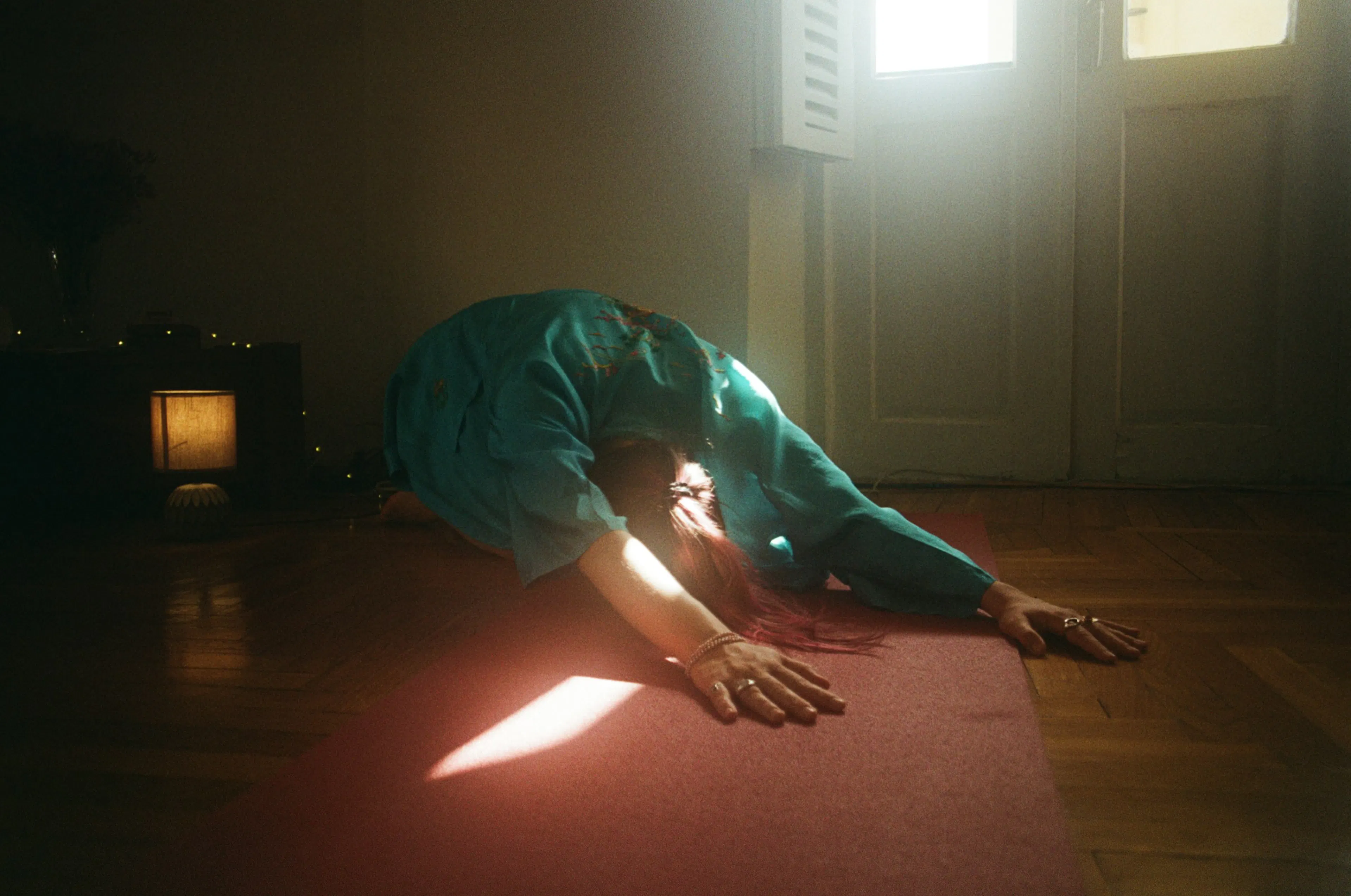 A person exercising during a fast for improve autophagy