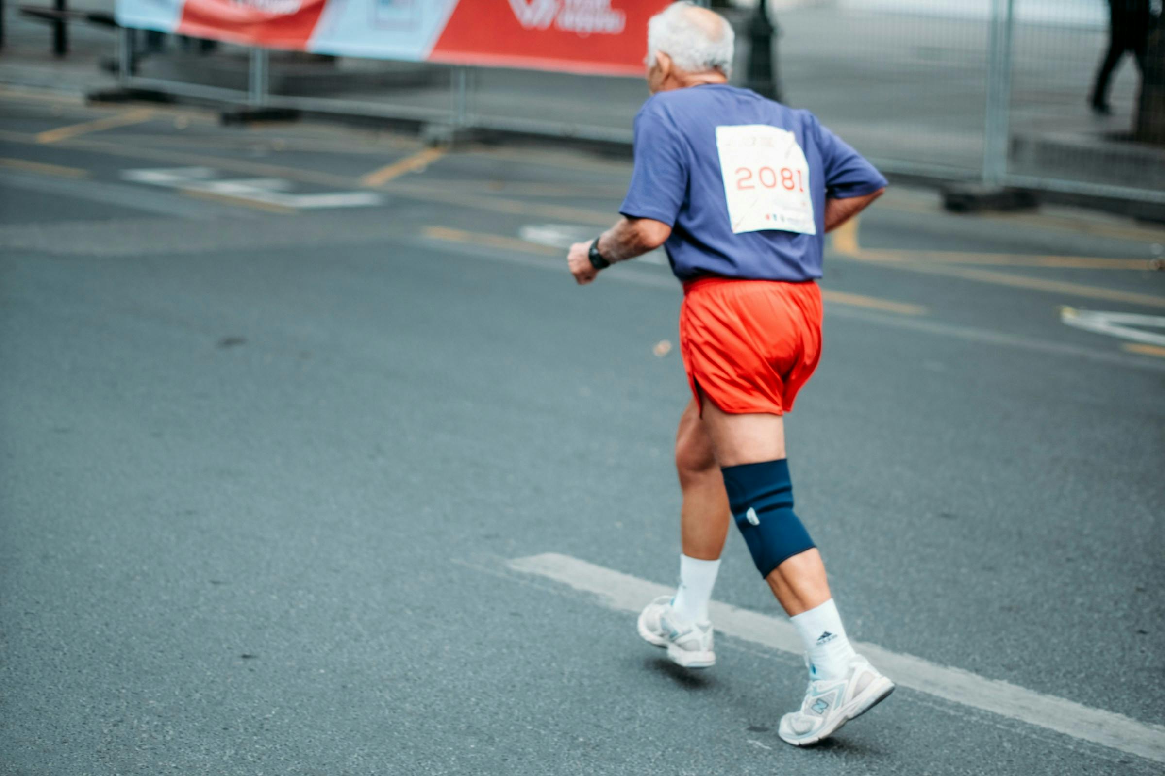 Man exercising to slow down the aging process naturally