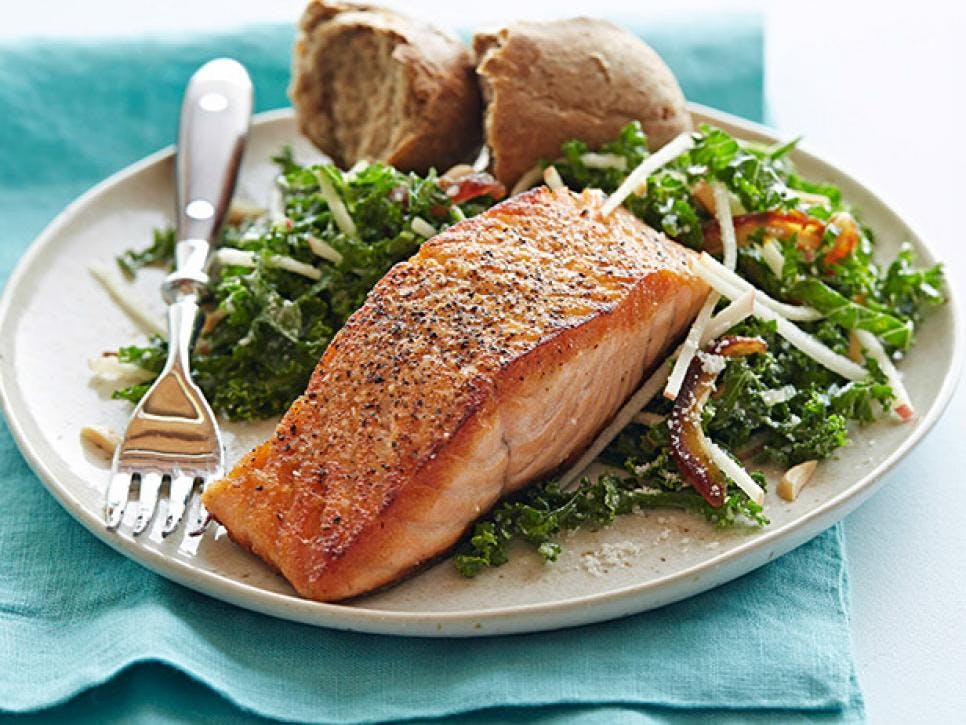The USDA MyPlate guideline replacing the Food Pyramid
