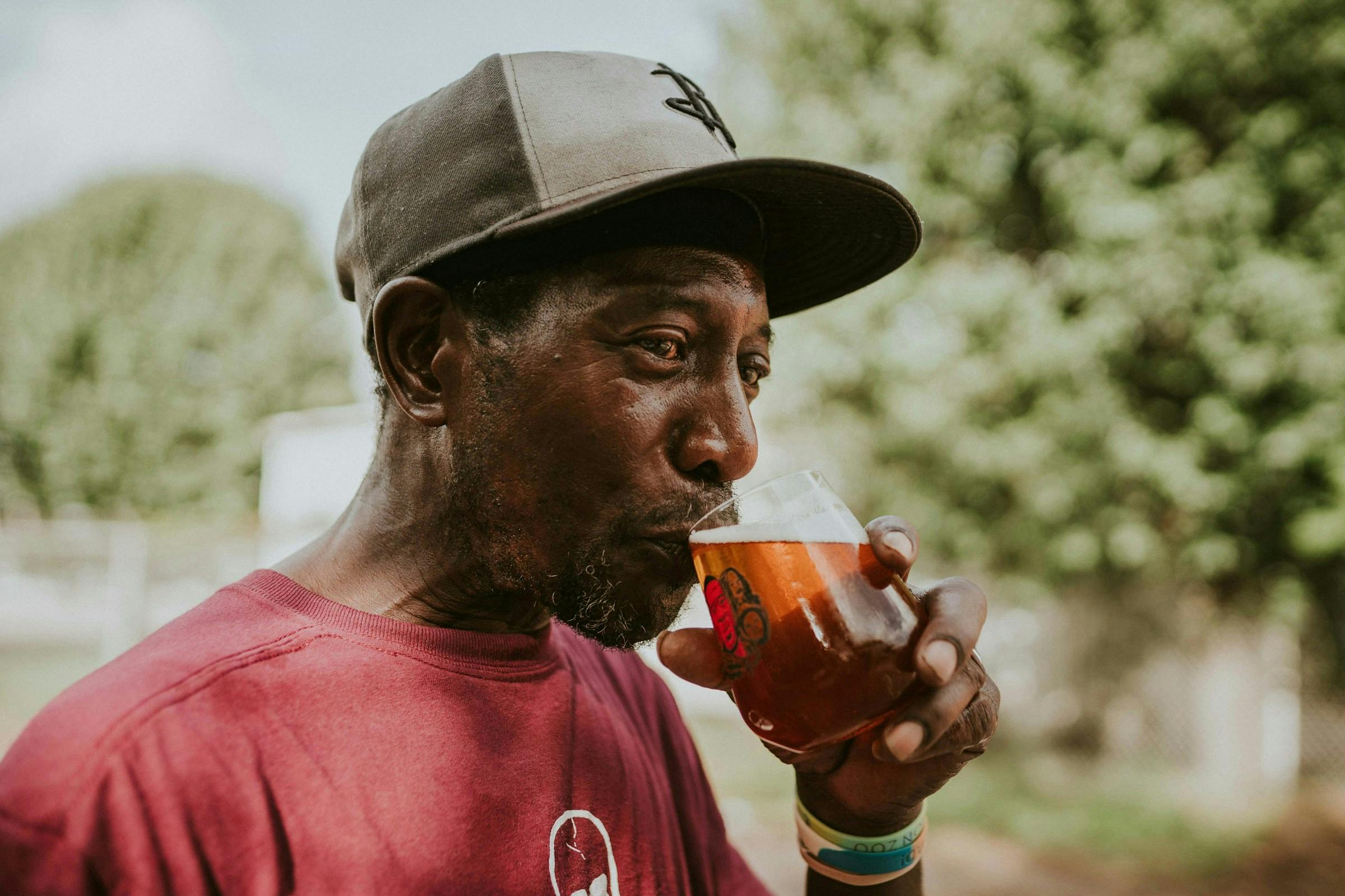 A person drinking beer for insulin resistance