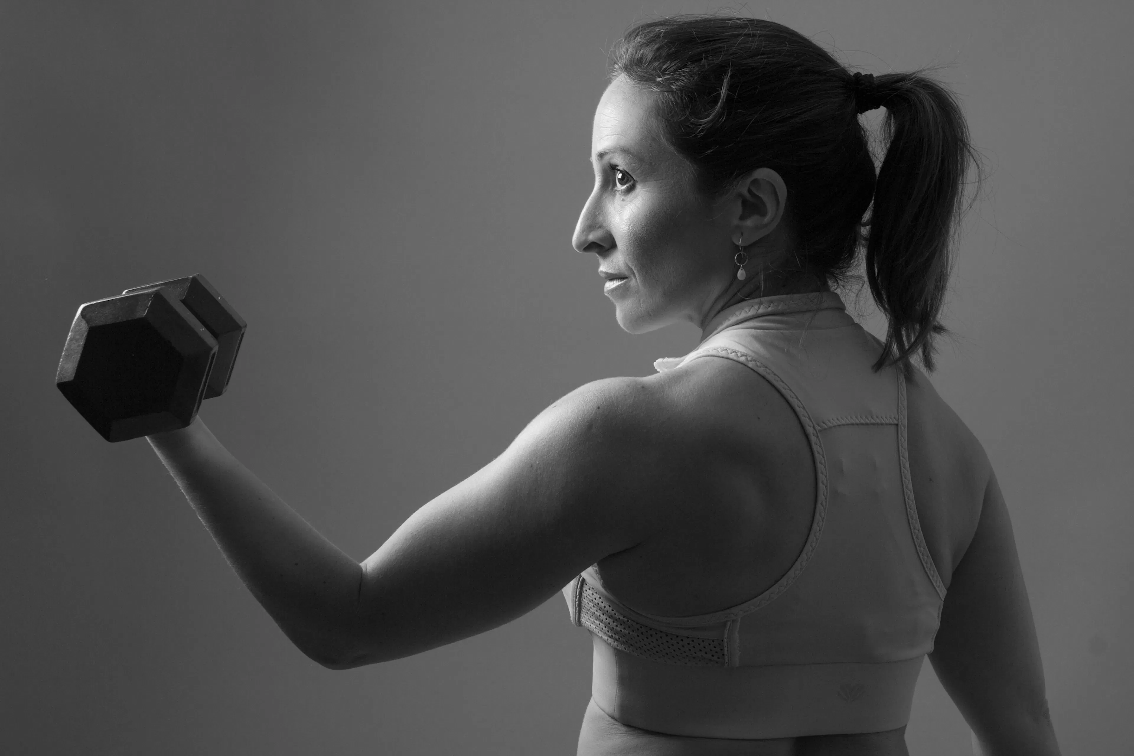 Home resistance workout routine for women in midlife