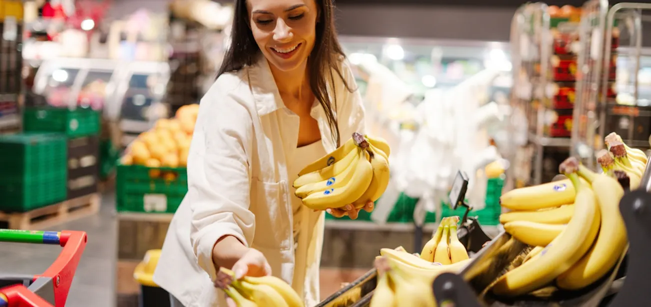 Whole banana showing natural fiber-rich fruit often included in weight loss diets