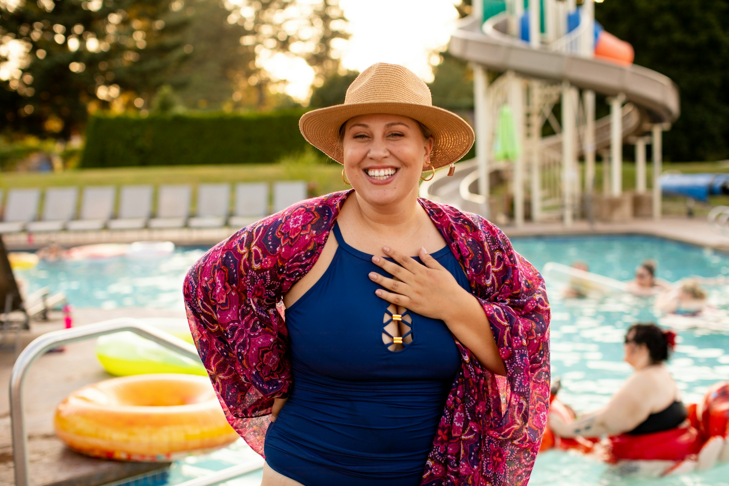 A lady experiencing daily weight fluctuation due to hormones, water retention, stress, sleep, and metabolism