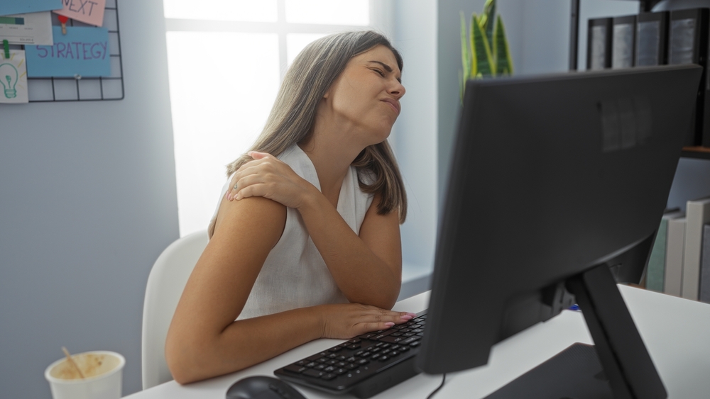 frozen shoulder causes in women