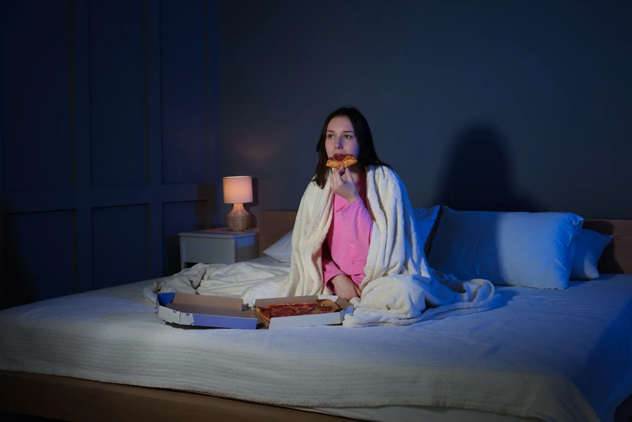 Does Eating at Night Slow Your Metabolism