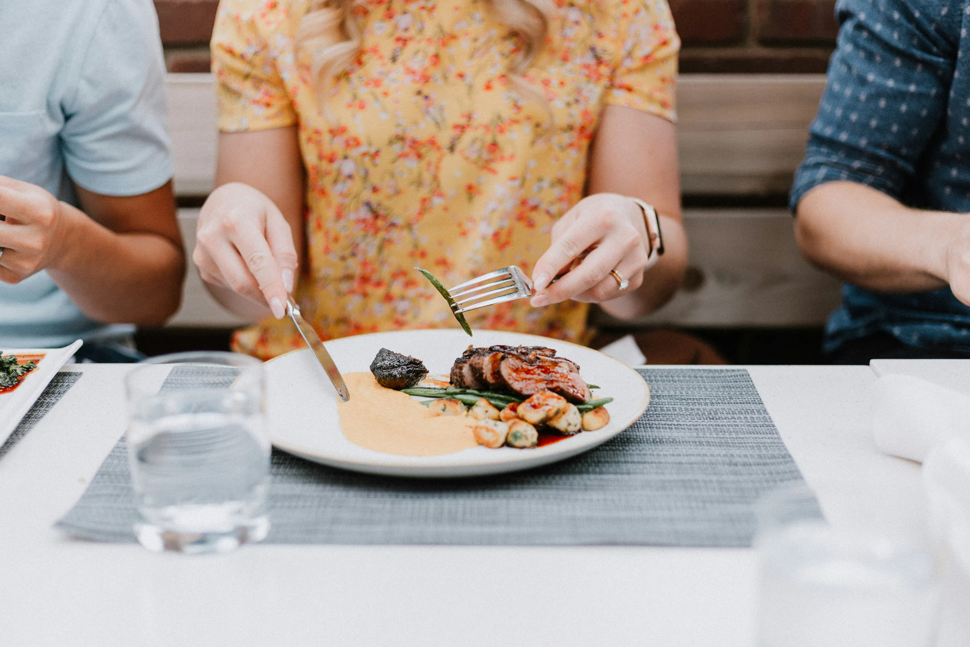 comparing complete and incomplete protein sources