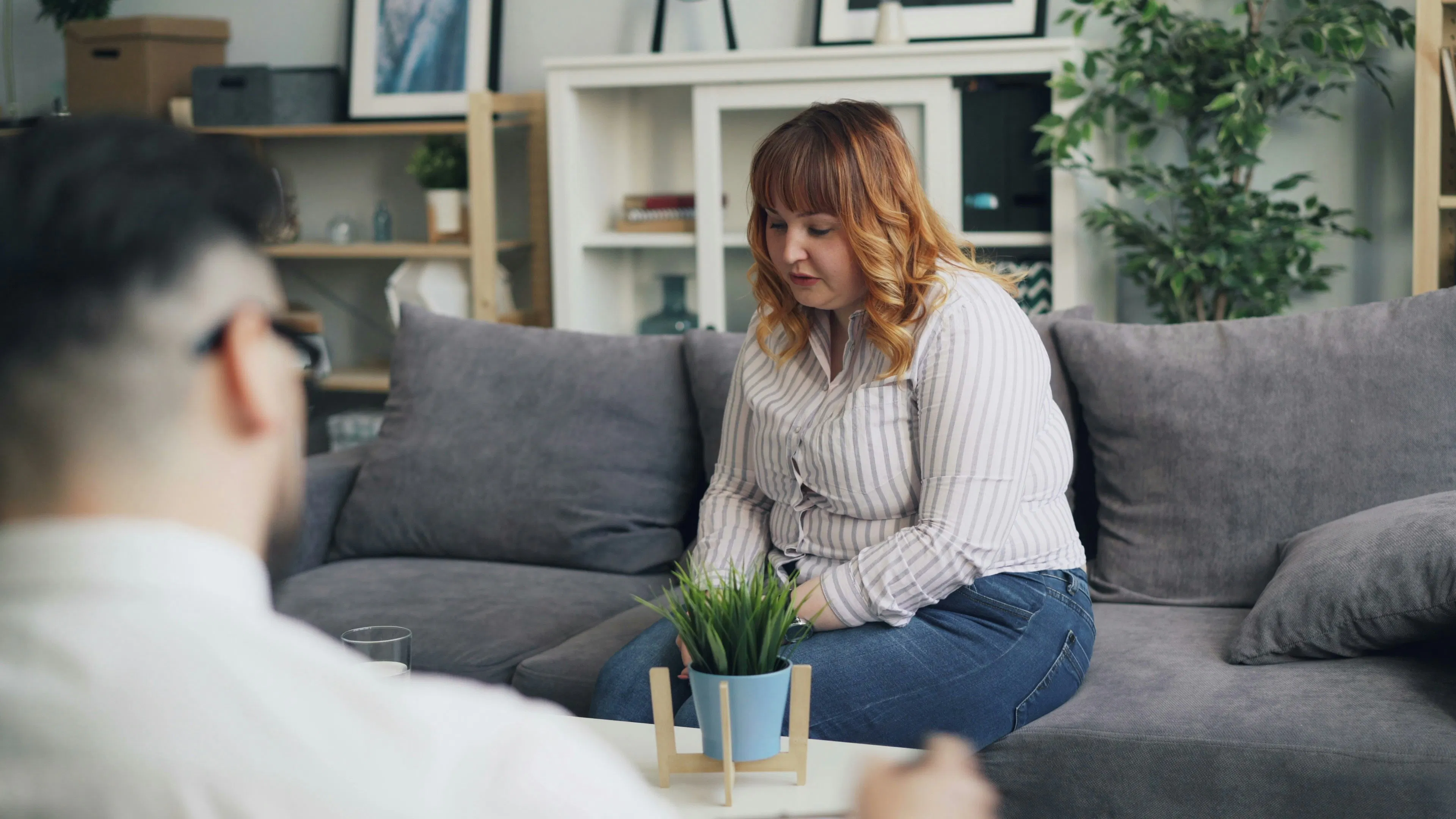 Image of a lady discussing her growth peptide medication with her doctor