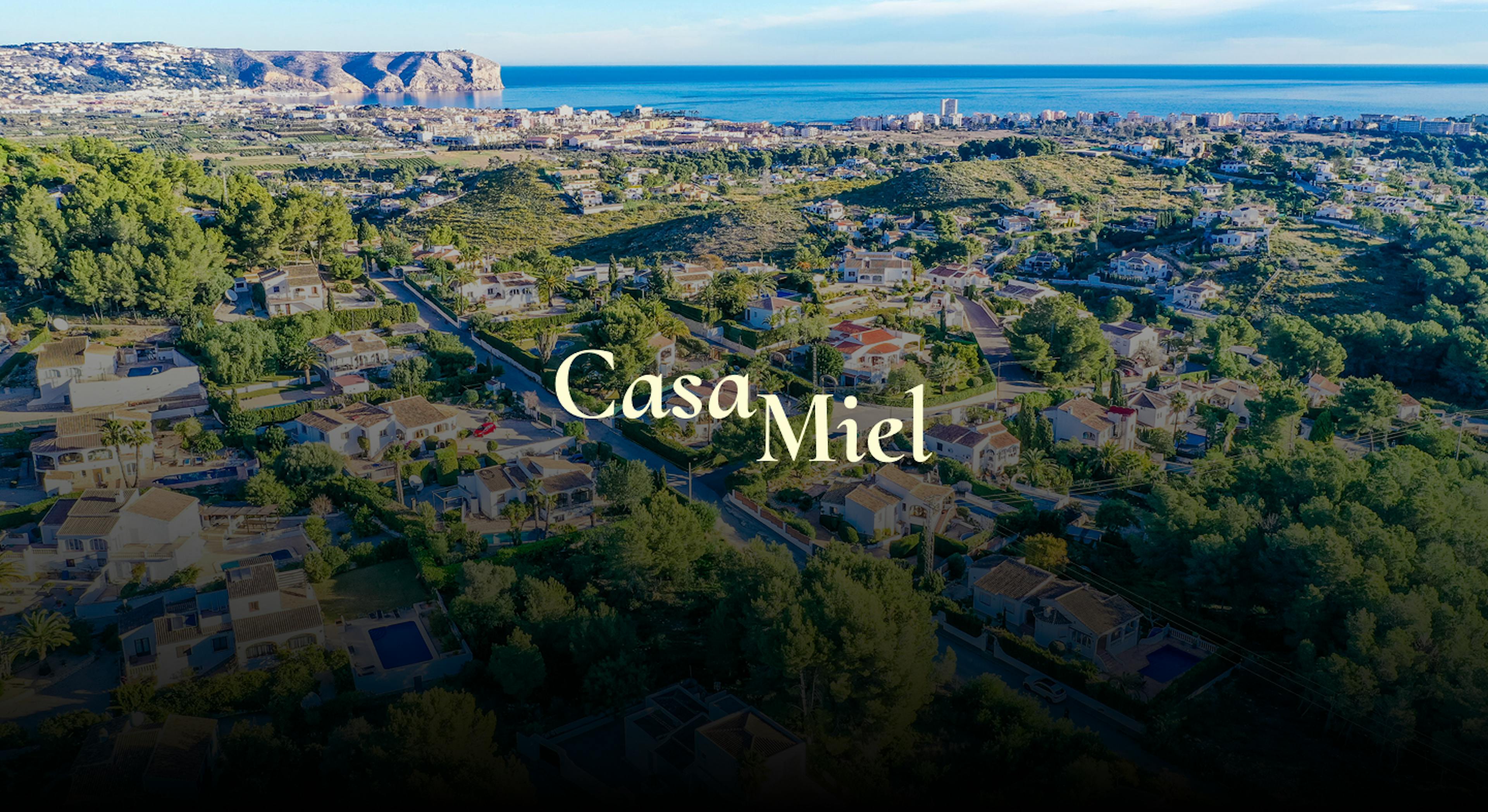 Casa Miel Case image