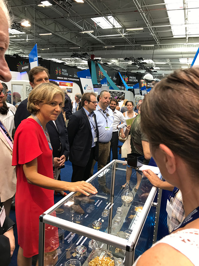 Valérie Pecresse au stand