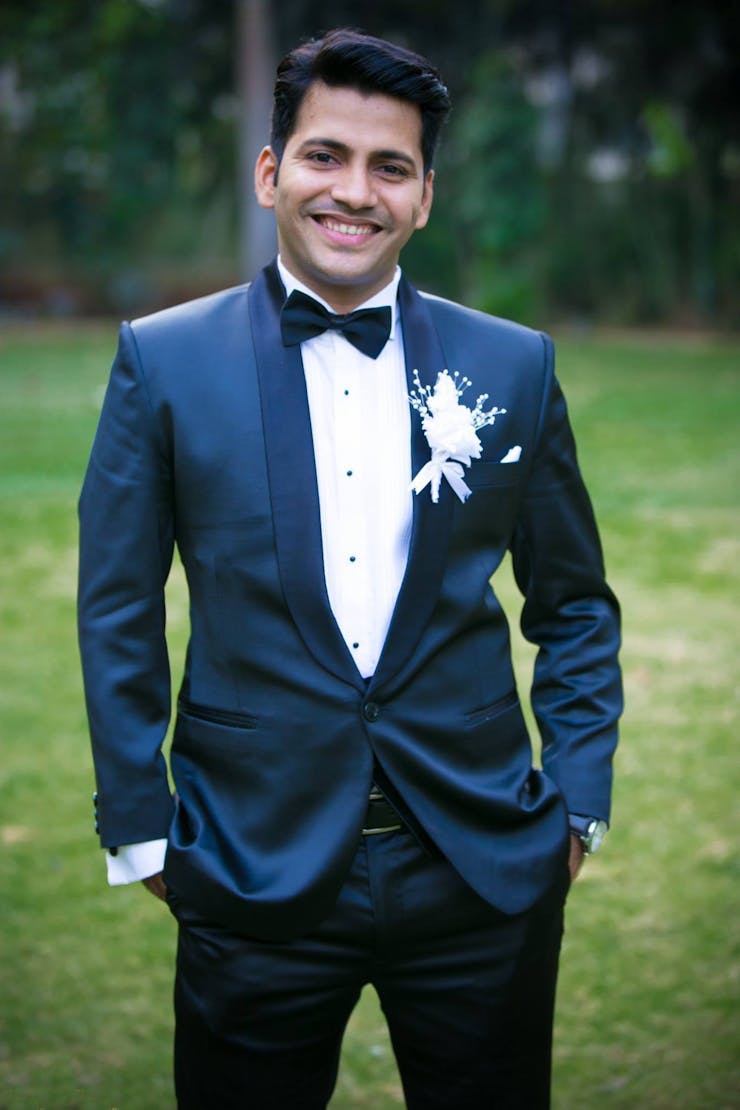 Men's One Button Royal Blue Suit Velvet Jacket Black Vest Pants Wedding  Suits Groom Tuxedos